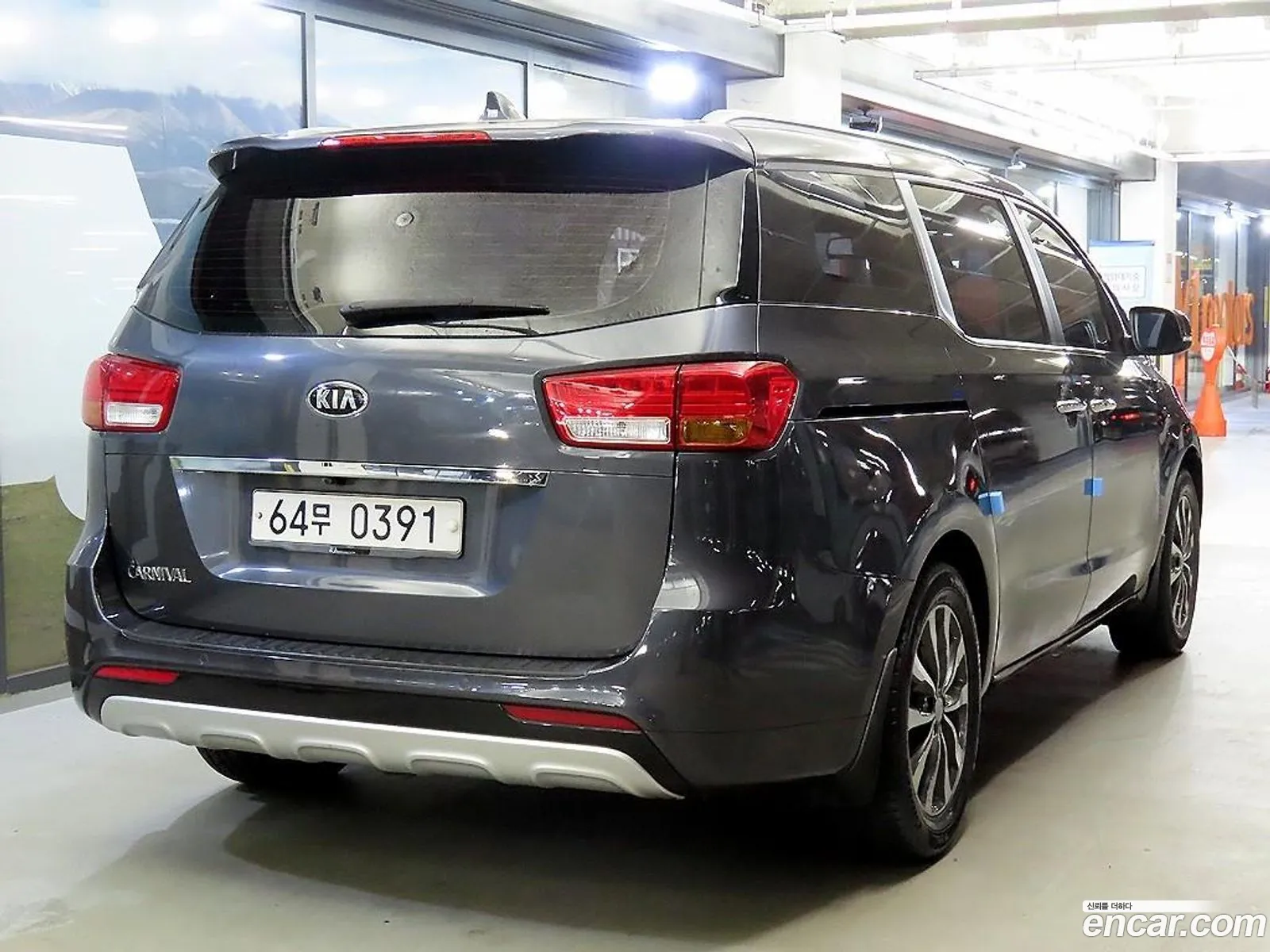 Kia Carnival 2016 — 17