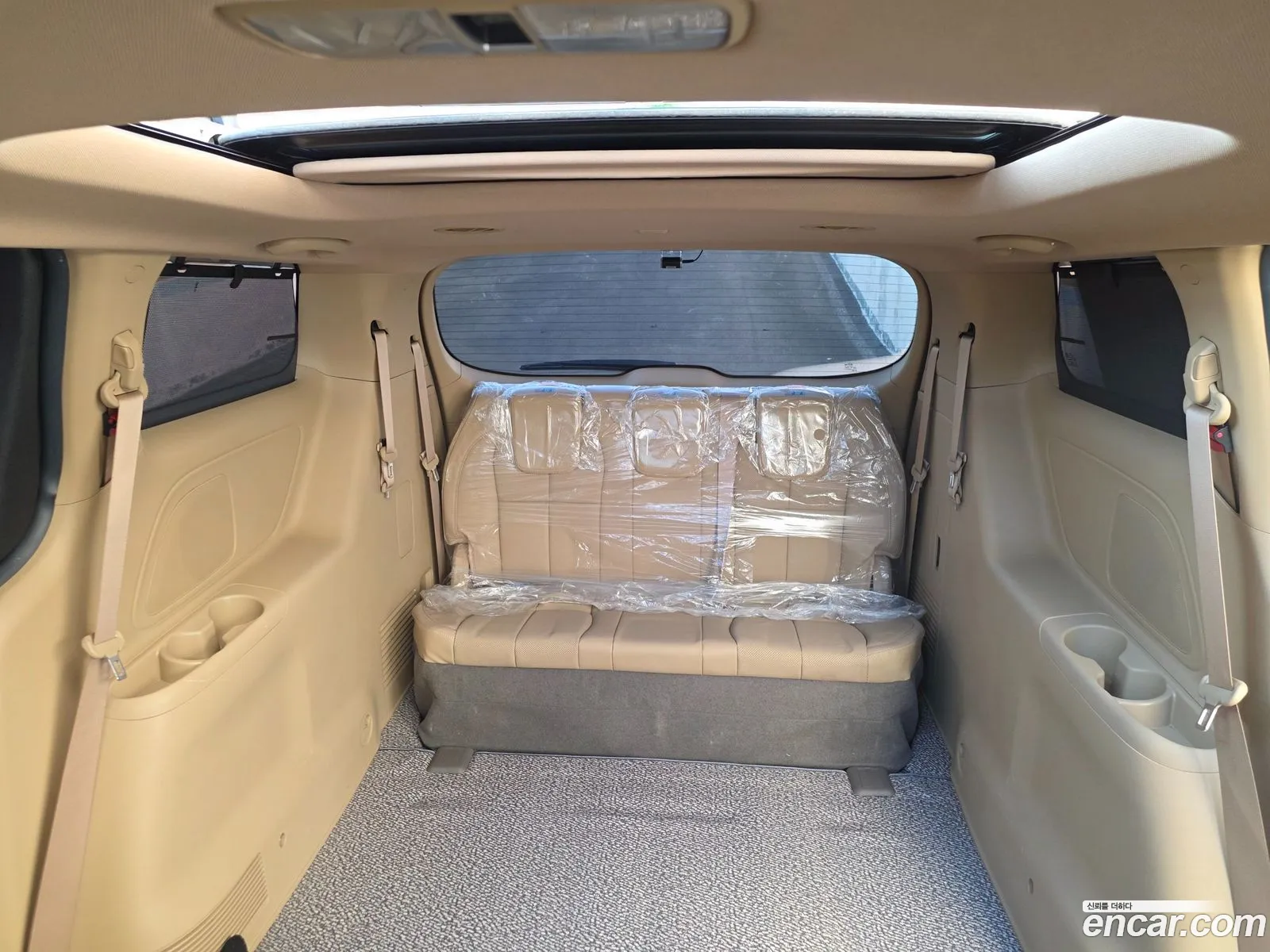 Kia Carnival 2016 — 7