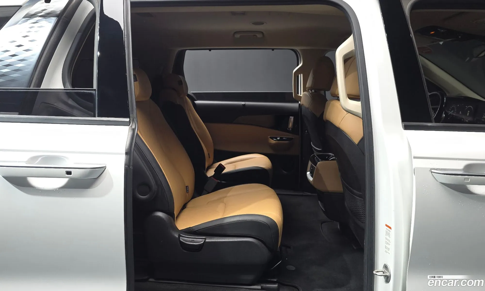 Kia Carnival 2021 — 26