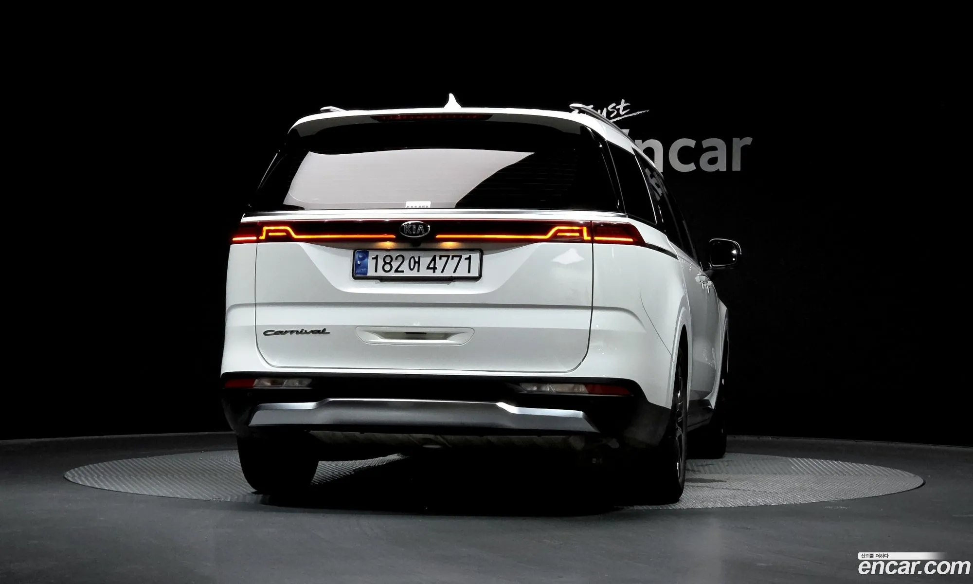 Kia Carnival 2021 — 24