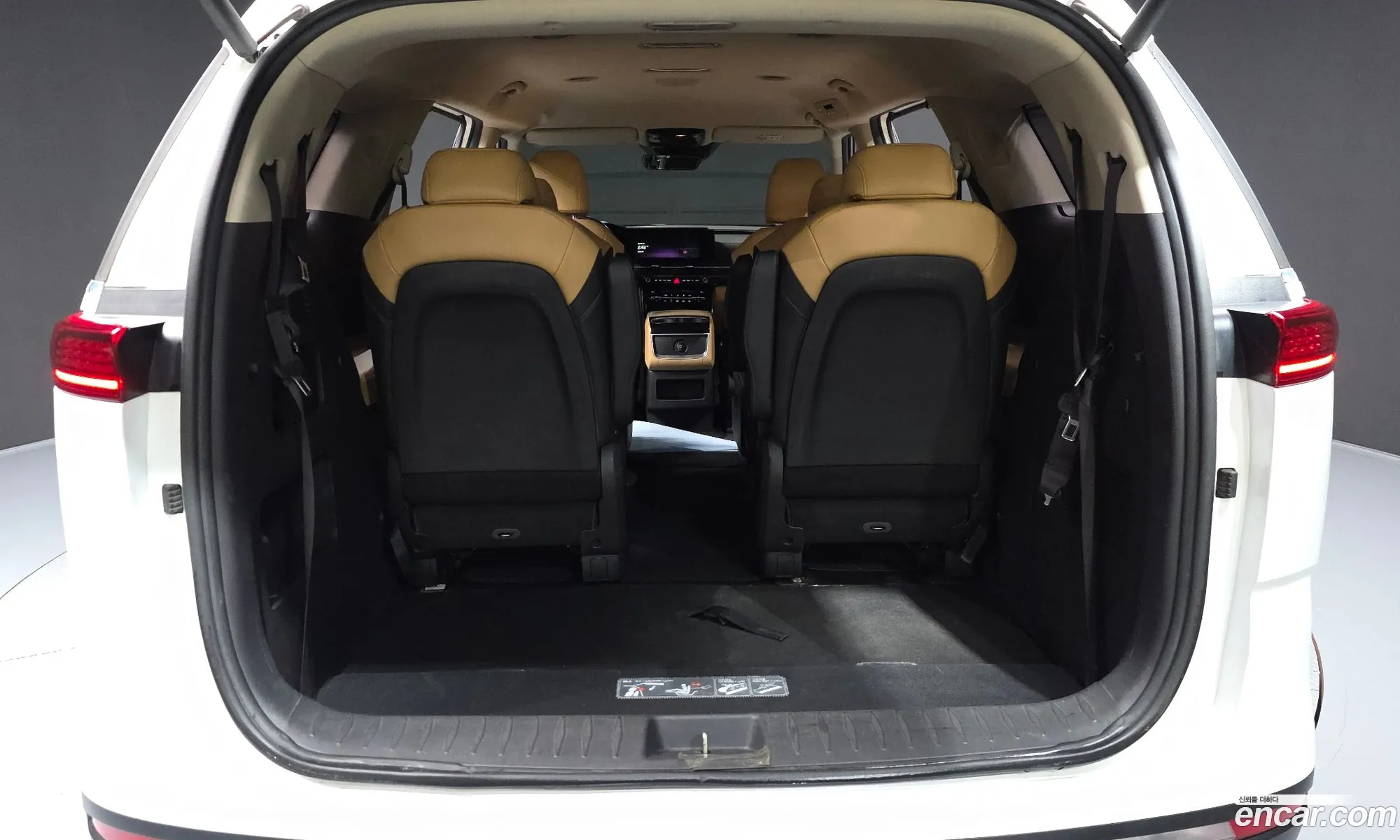 Kia Carnival 2021 — 31