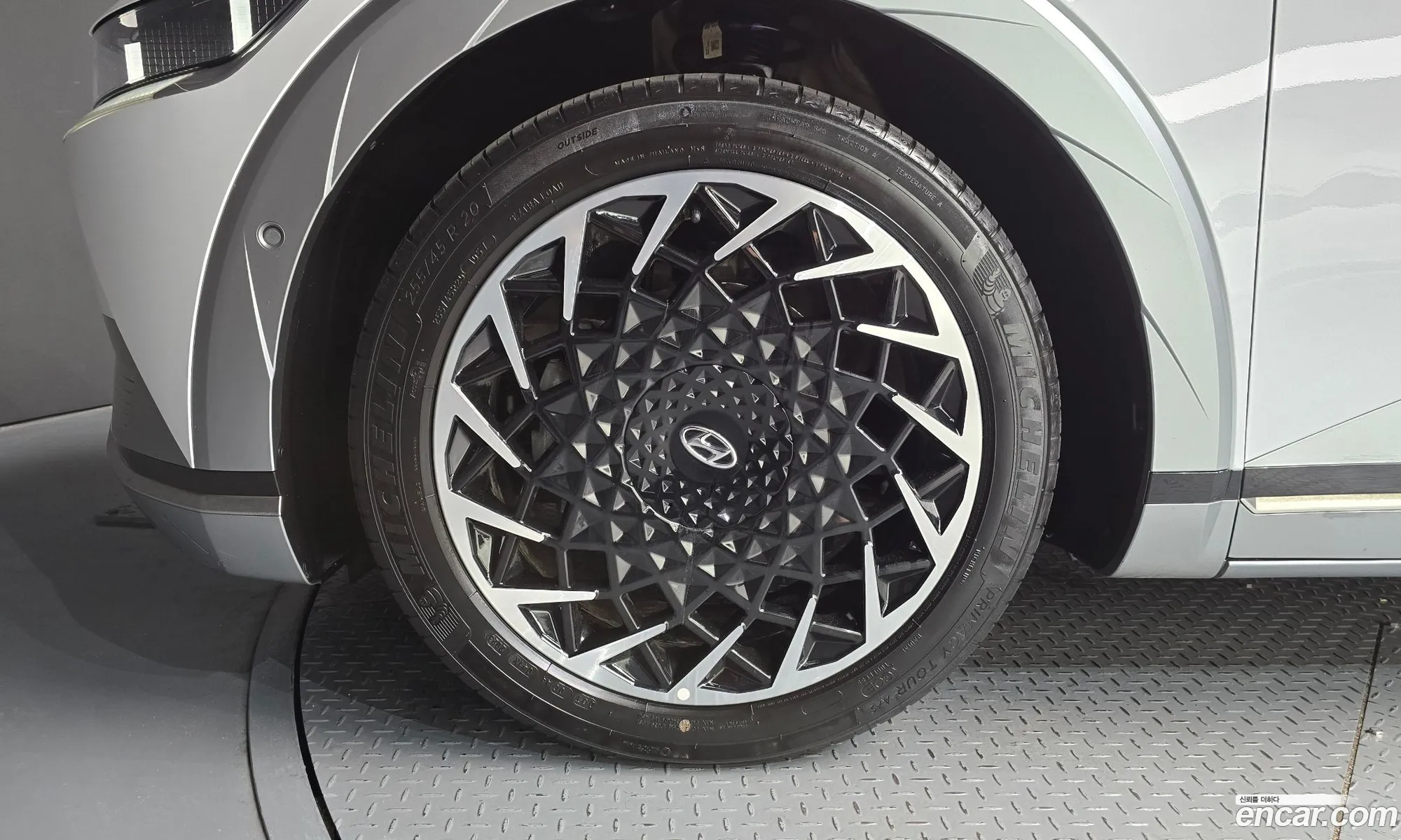Hyundai Ioniq 5 2024 KMHKR81EFRU245123 — 13
