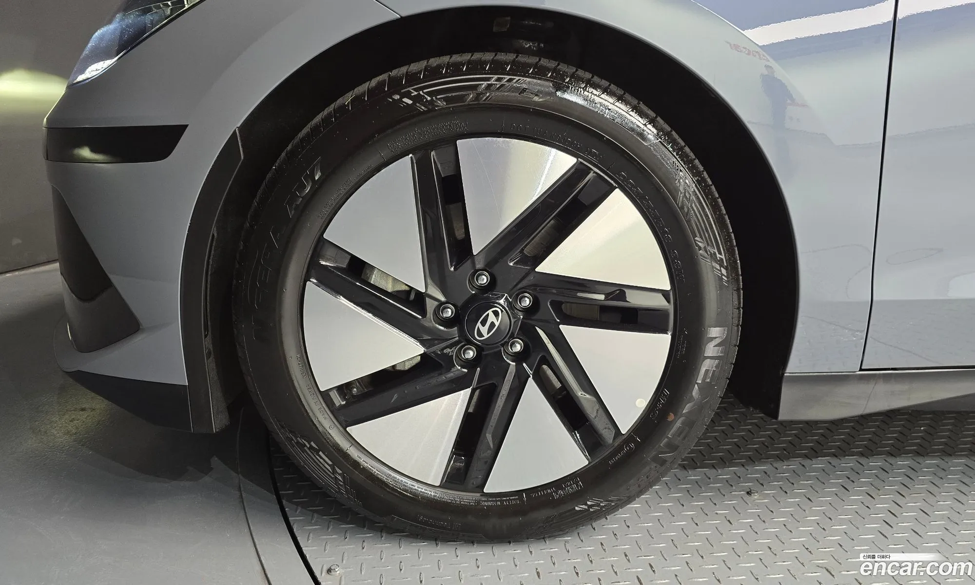 Hyundai Ioniq 6 2023 KMHM241CPPA059967 — 14