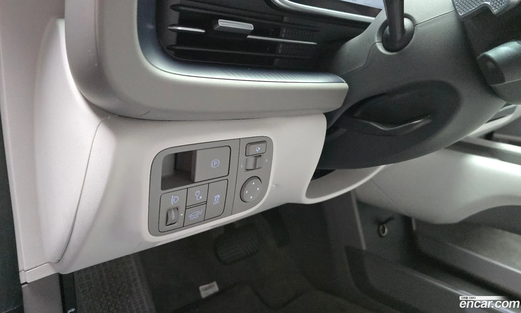Hyundai Ioniq 6 2023 KMHM241CPPA059967 — 9