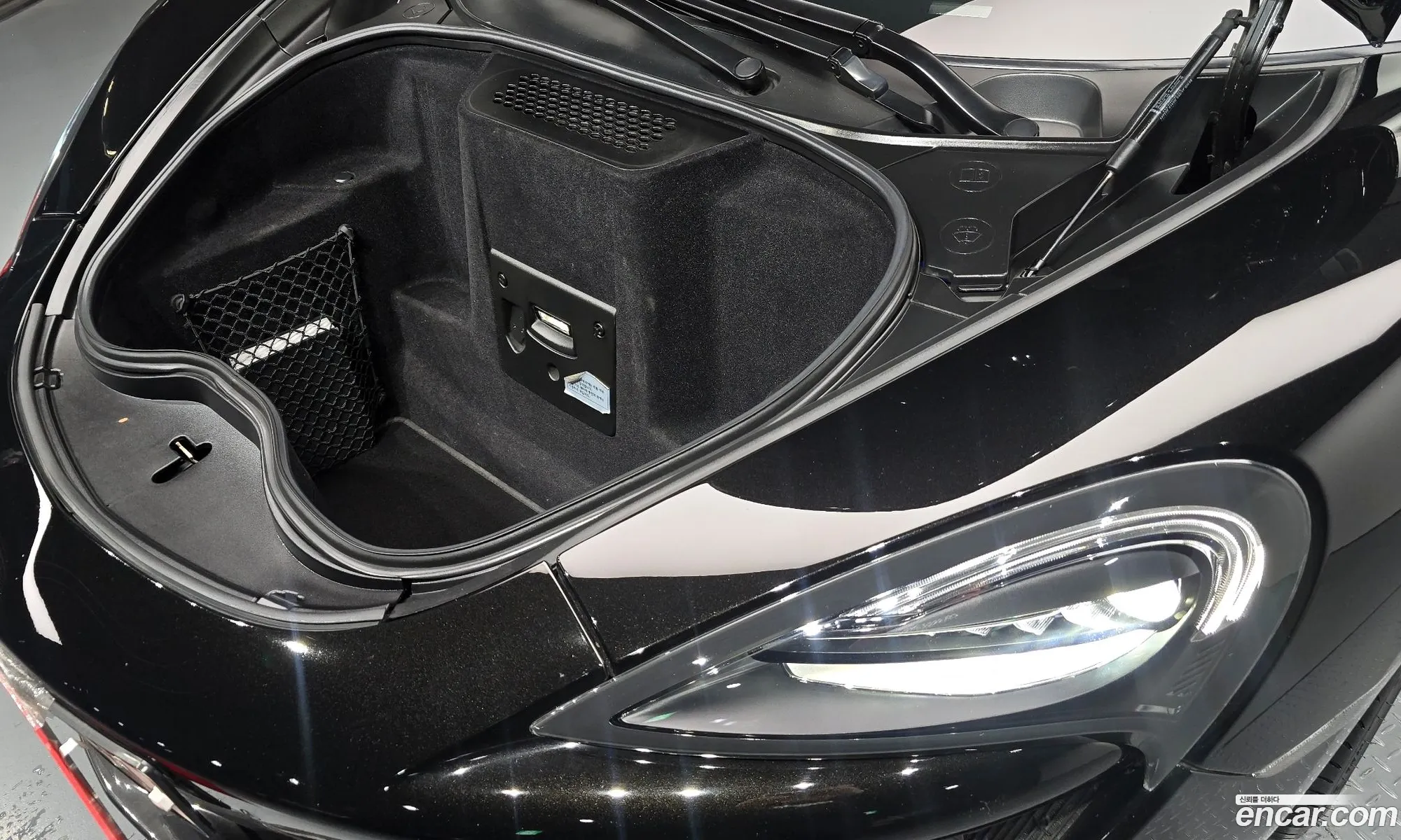 McLaren 570S 2018 SBM13FAB8JW004902 — 8