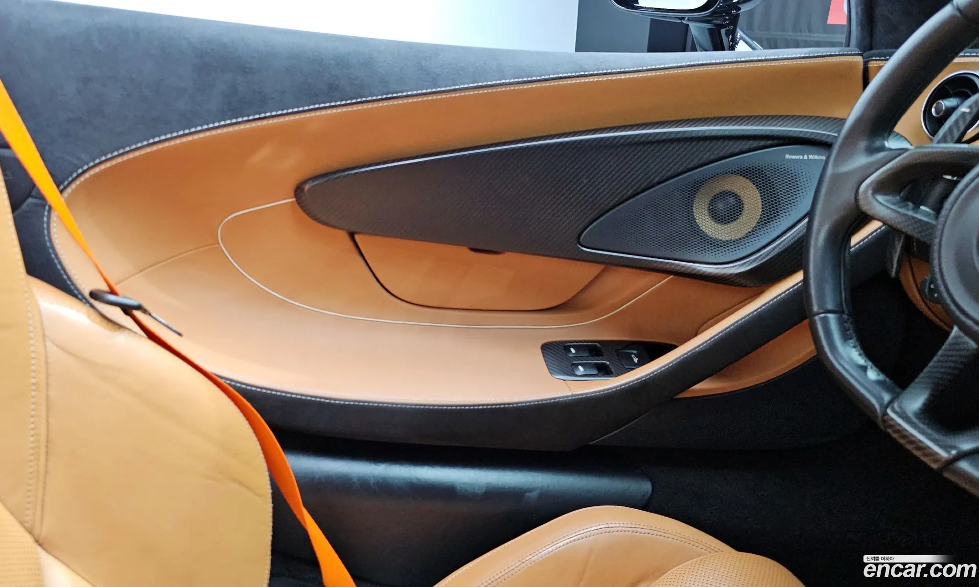 McLaren 570S 2018 SBM13FAB8JW004902 — 19