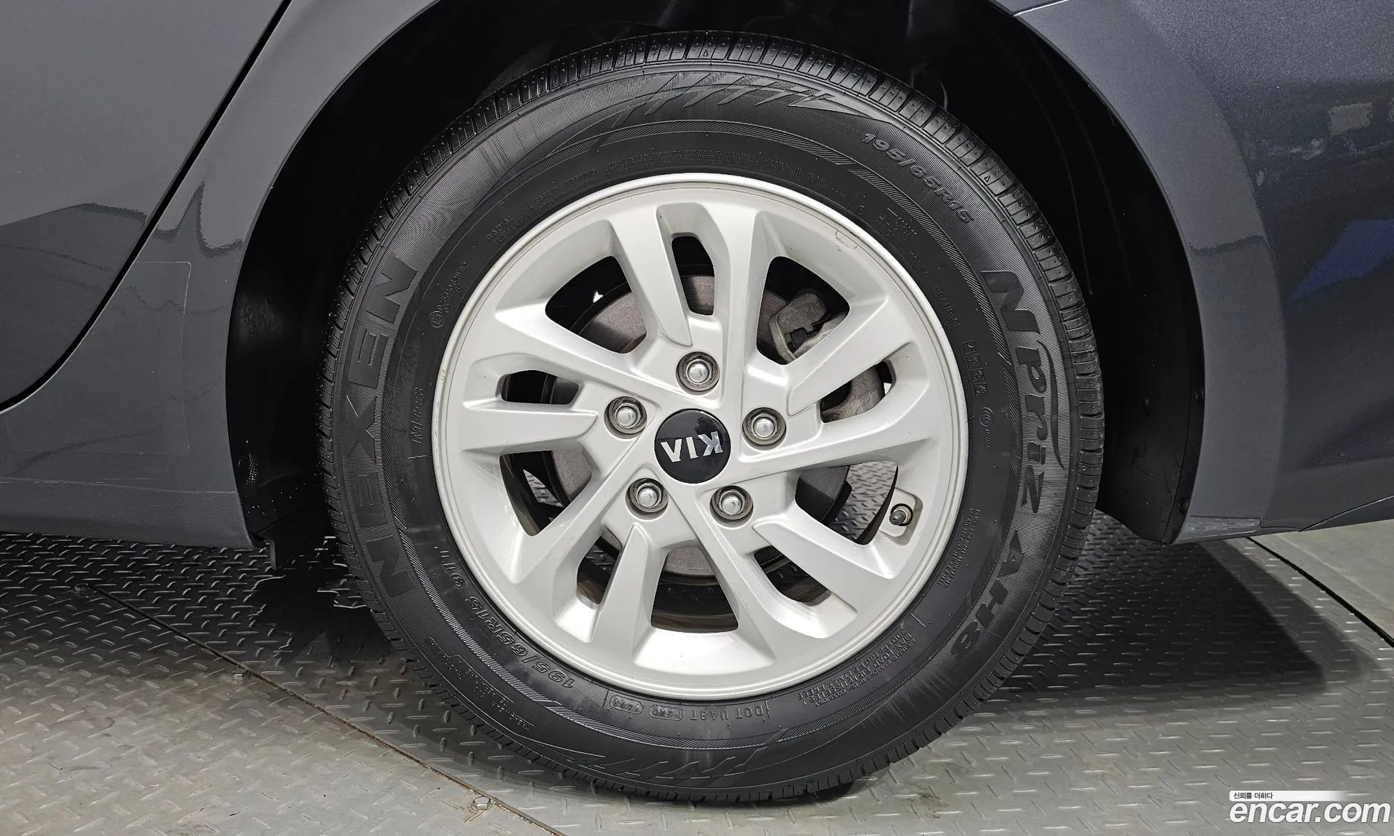 Kia K3 2019 KNAF241BELA889622 — 15