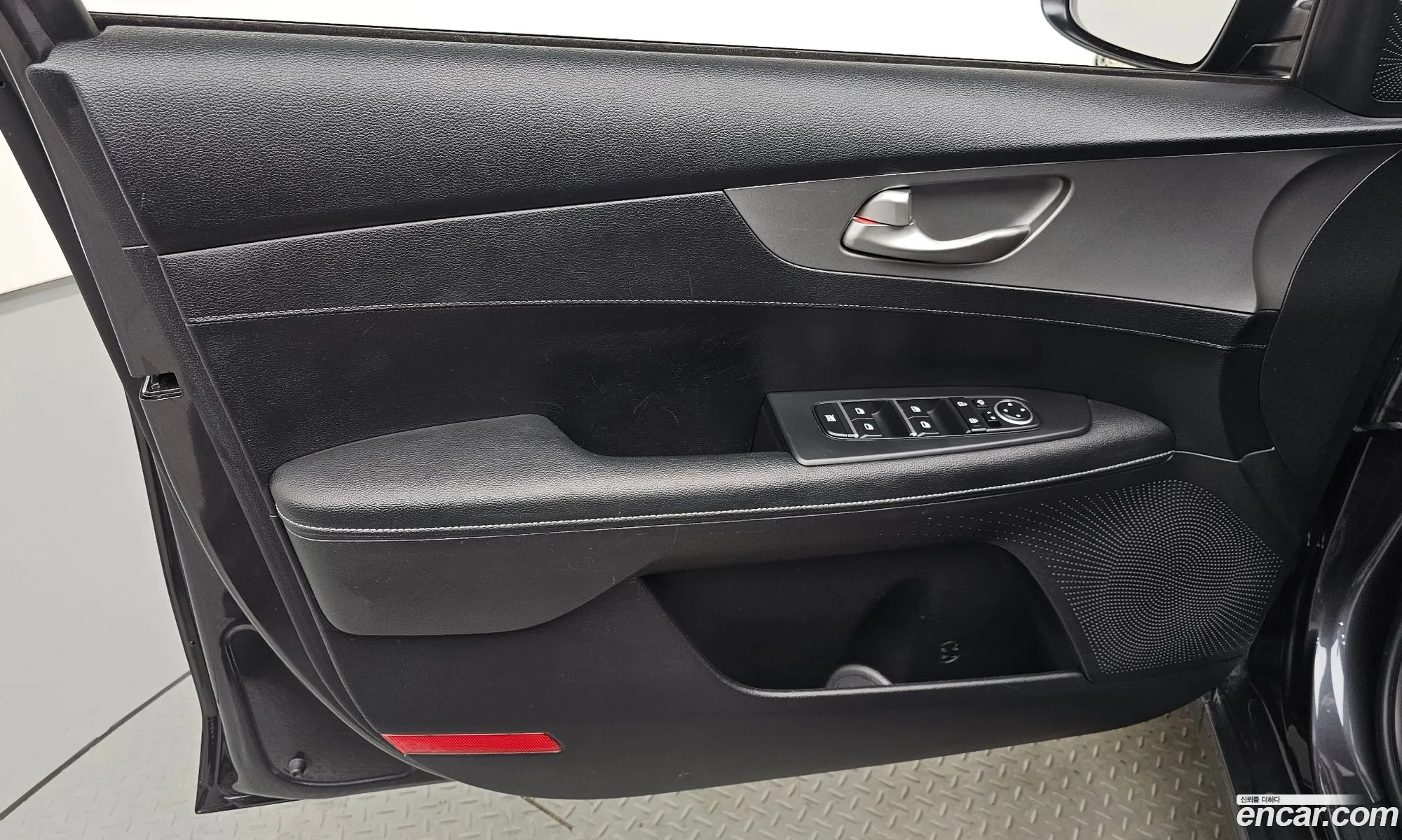 Kia K3 2019 KNAF241BELA889622 — 17