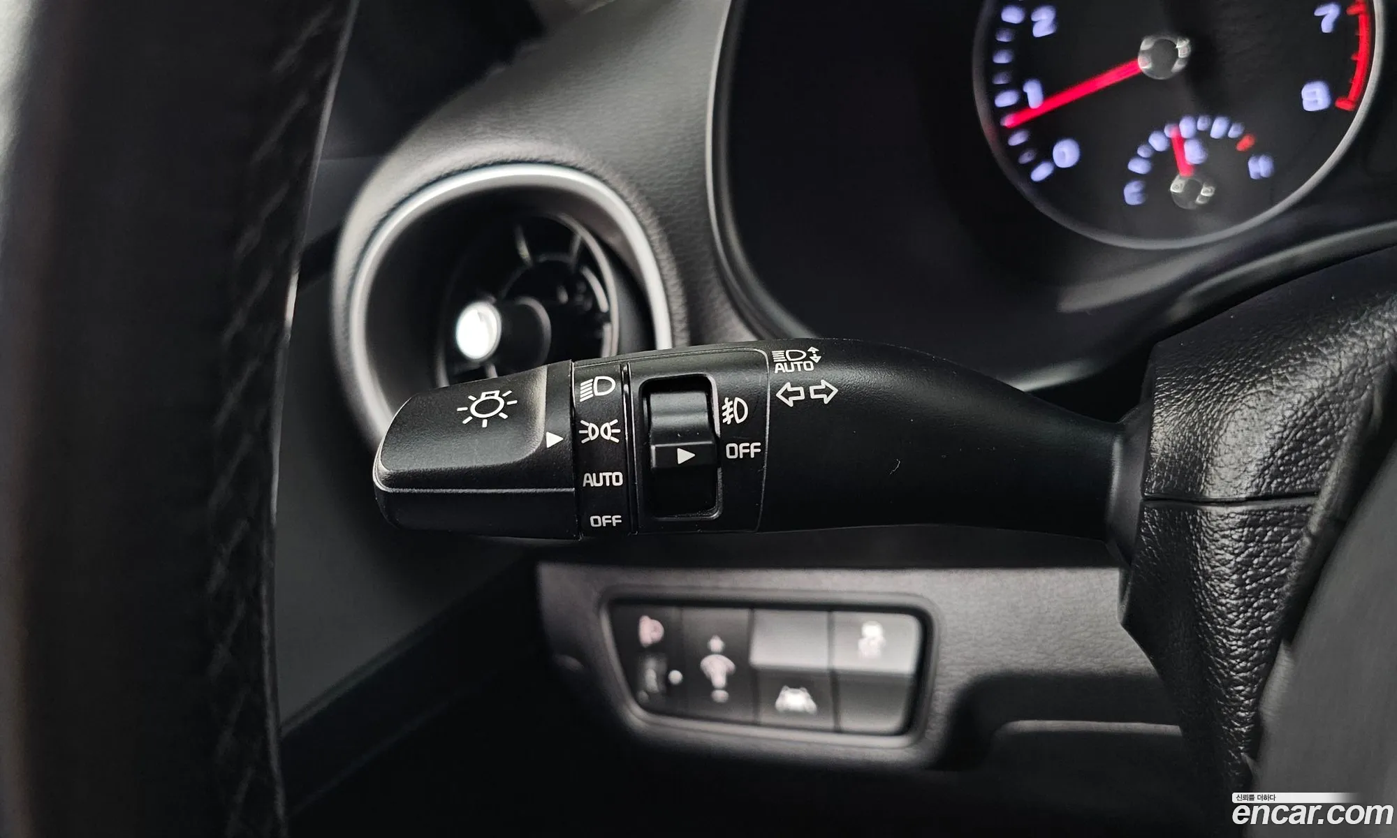 Kia K3 2019 KNAF241BELA889622 — 10
