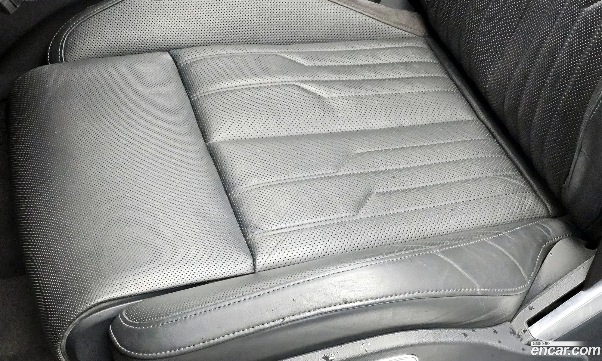 Audi A8 2020 WAUZZZF8XLN002549 — 16