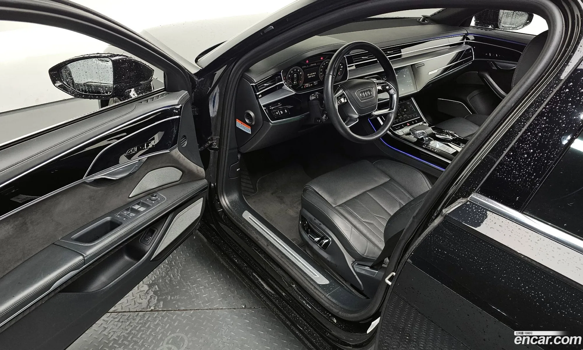 Audi A8 2020 WAUZZZF8XLN002549 — 8