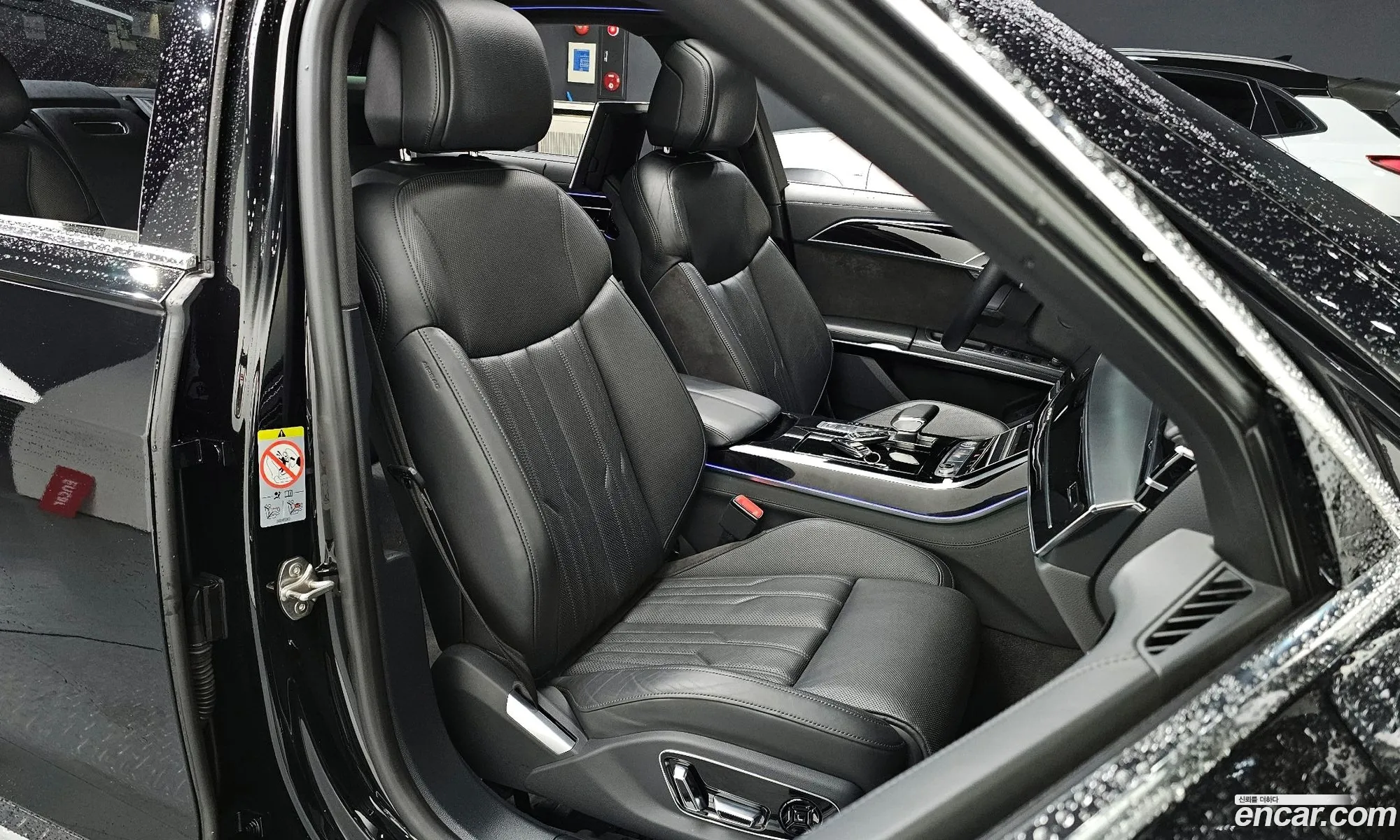 Audi A8 2020 WAUZZZF8XLN002549 — 11