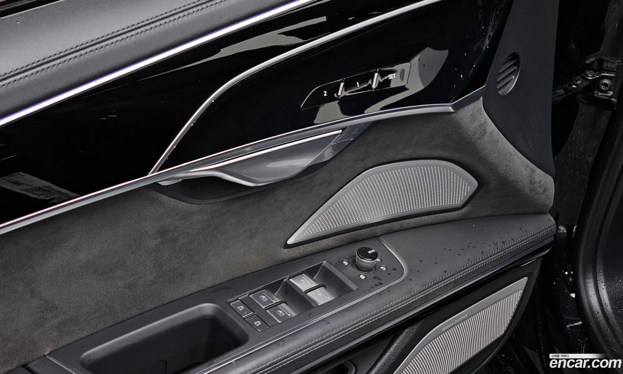 Audi A8 2020 WAUZZZF8XLN002549 — 21