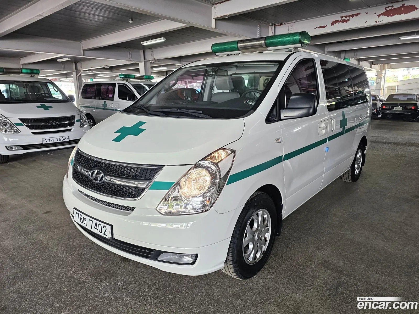 Hyundai Grand Starex 2015 — 18