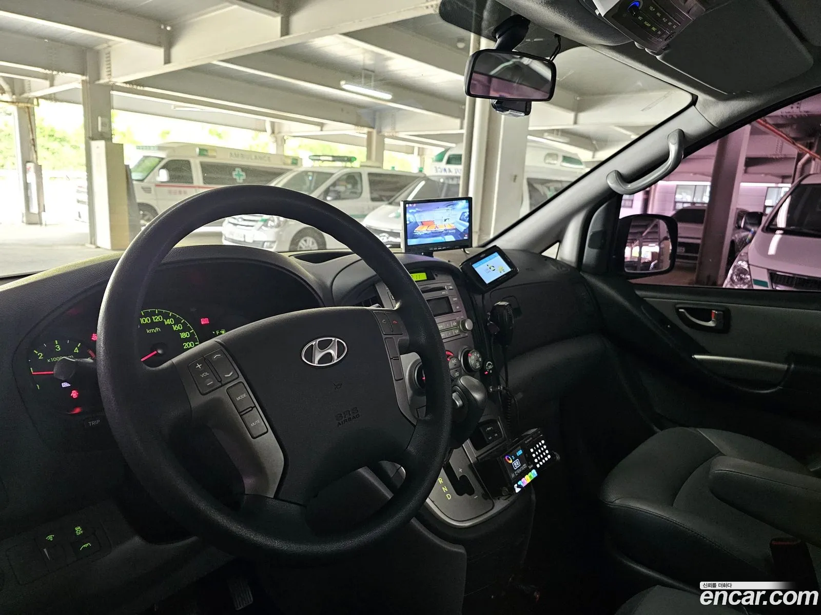 Hyundai Grand Starex 2015 — 12