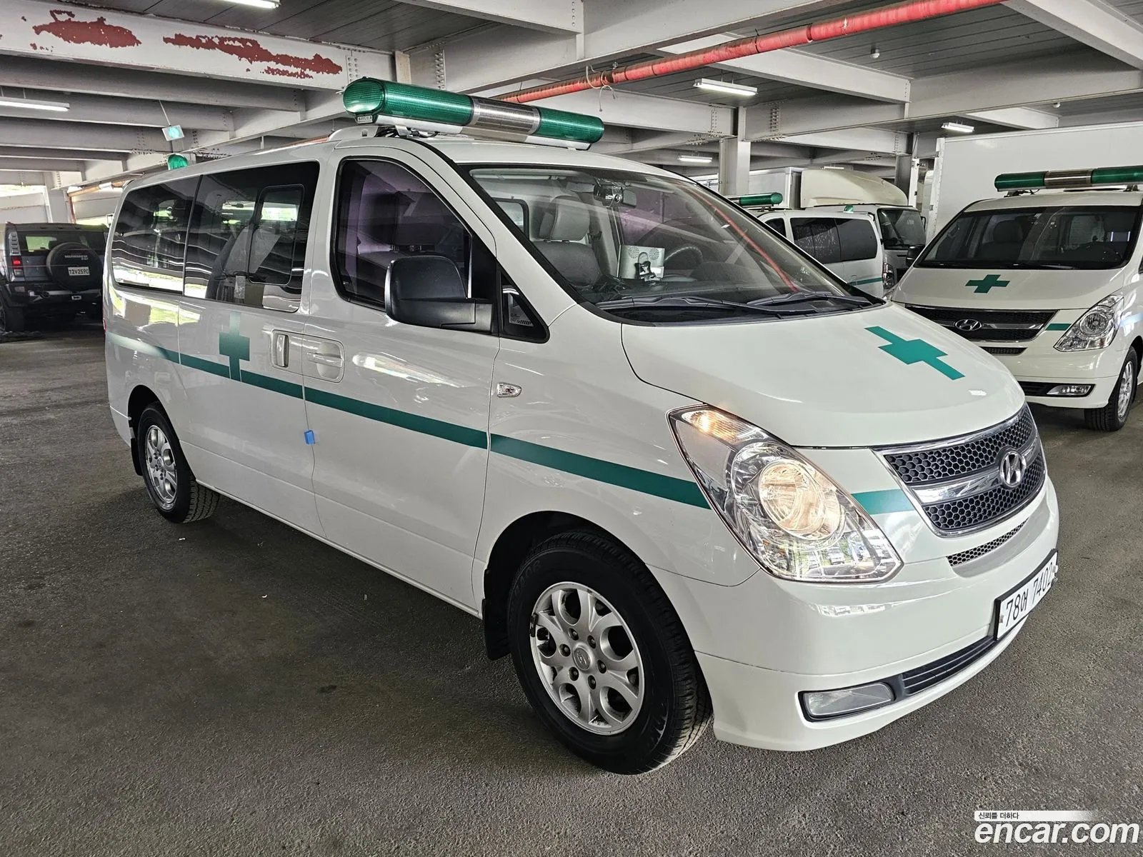 Hyundai Grand Starex 2015 — 17