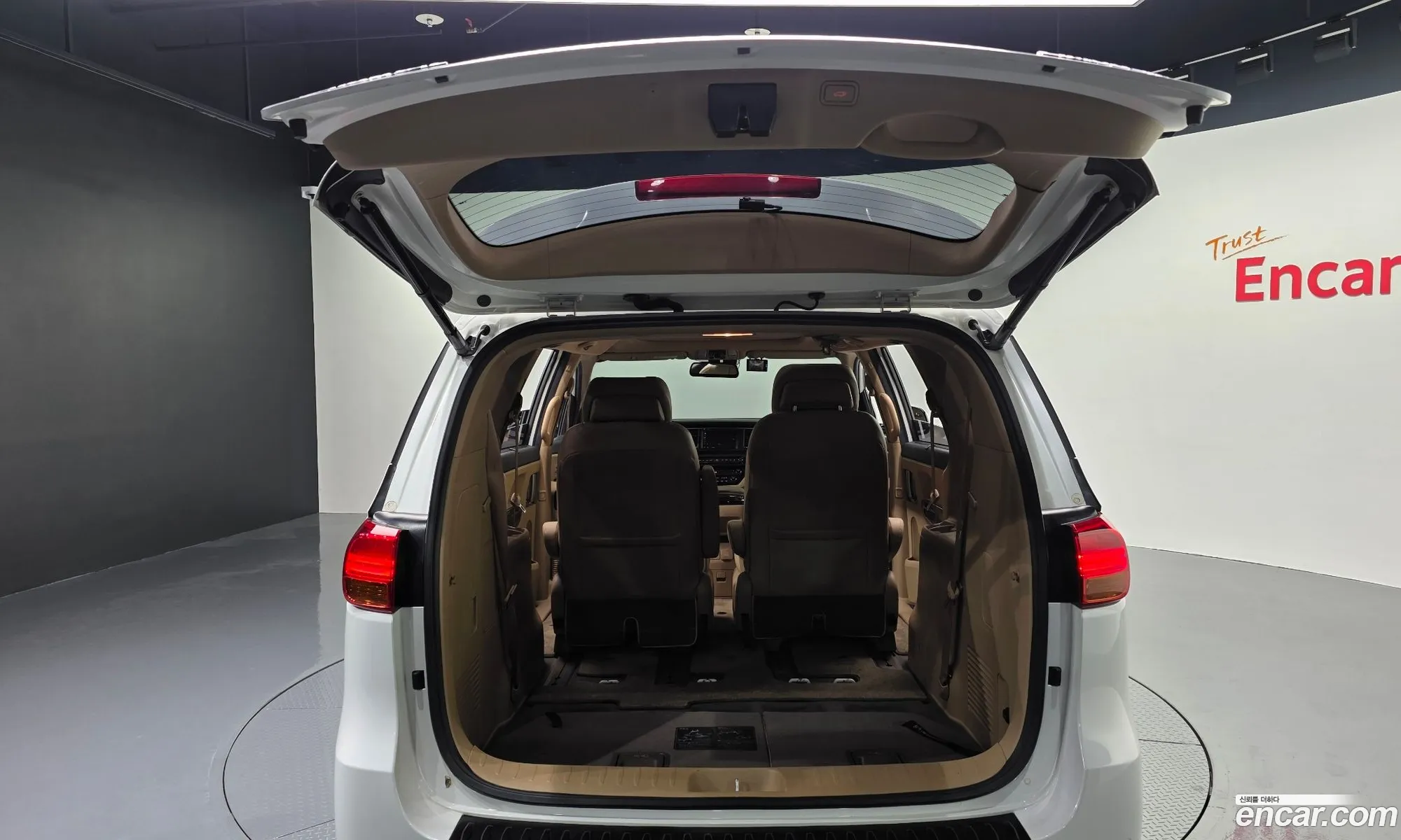 Kia Carnival 2016 KNAME811BHS290156 — 3