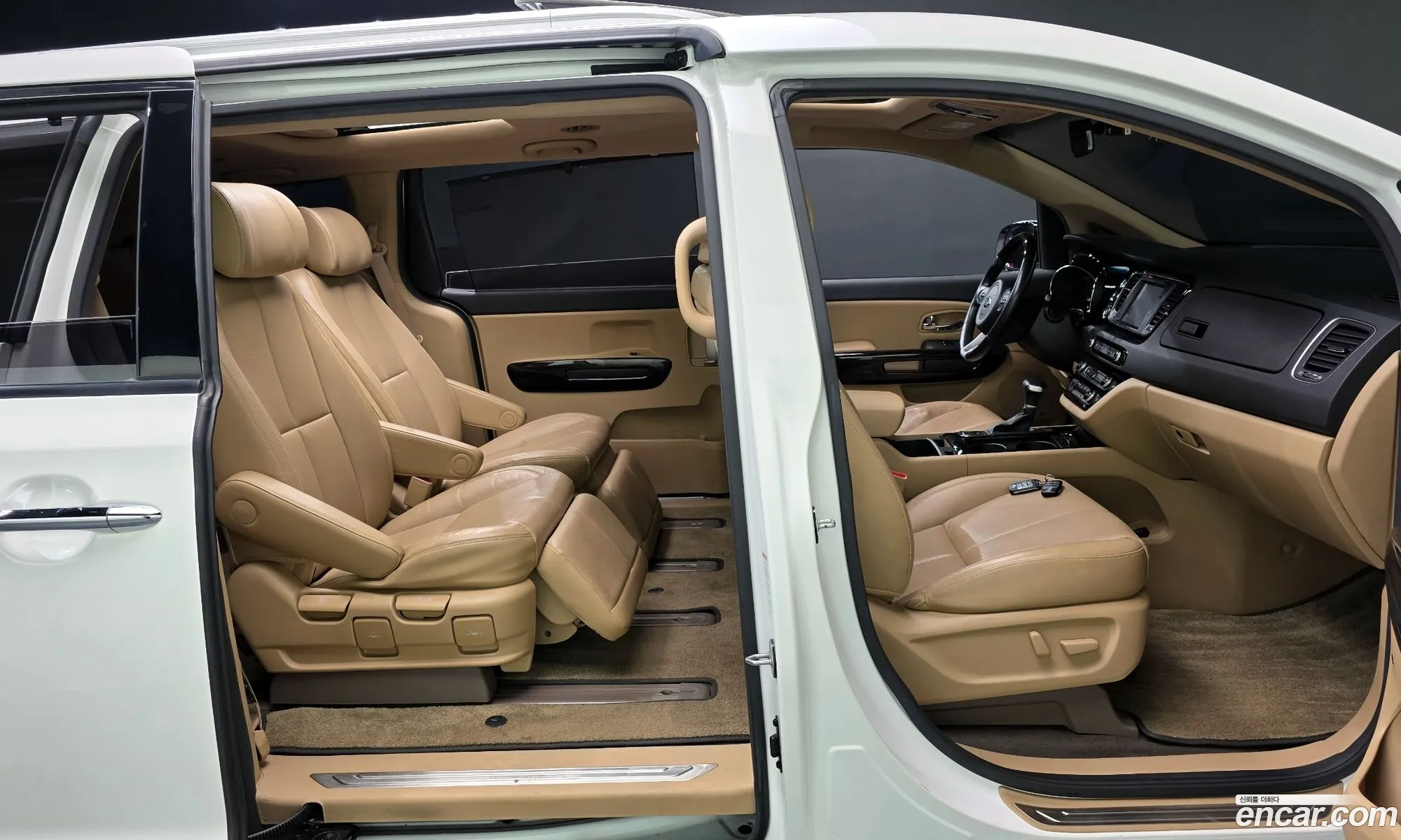 Kia Carnival 2016 KNAME811BHS290156 — 14
