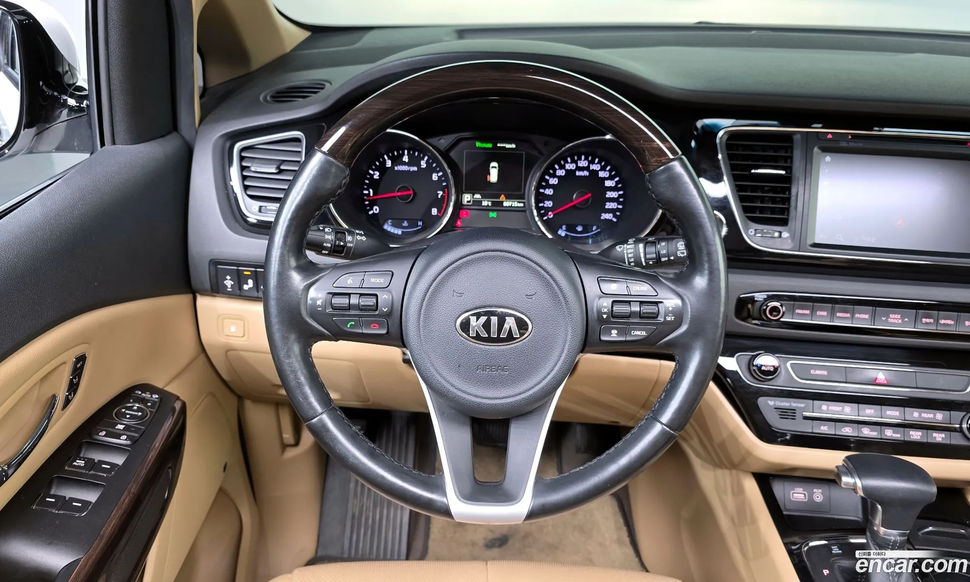 Kia Carnival 2016 KNAME811BHS290156 — 9