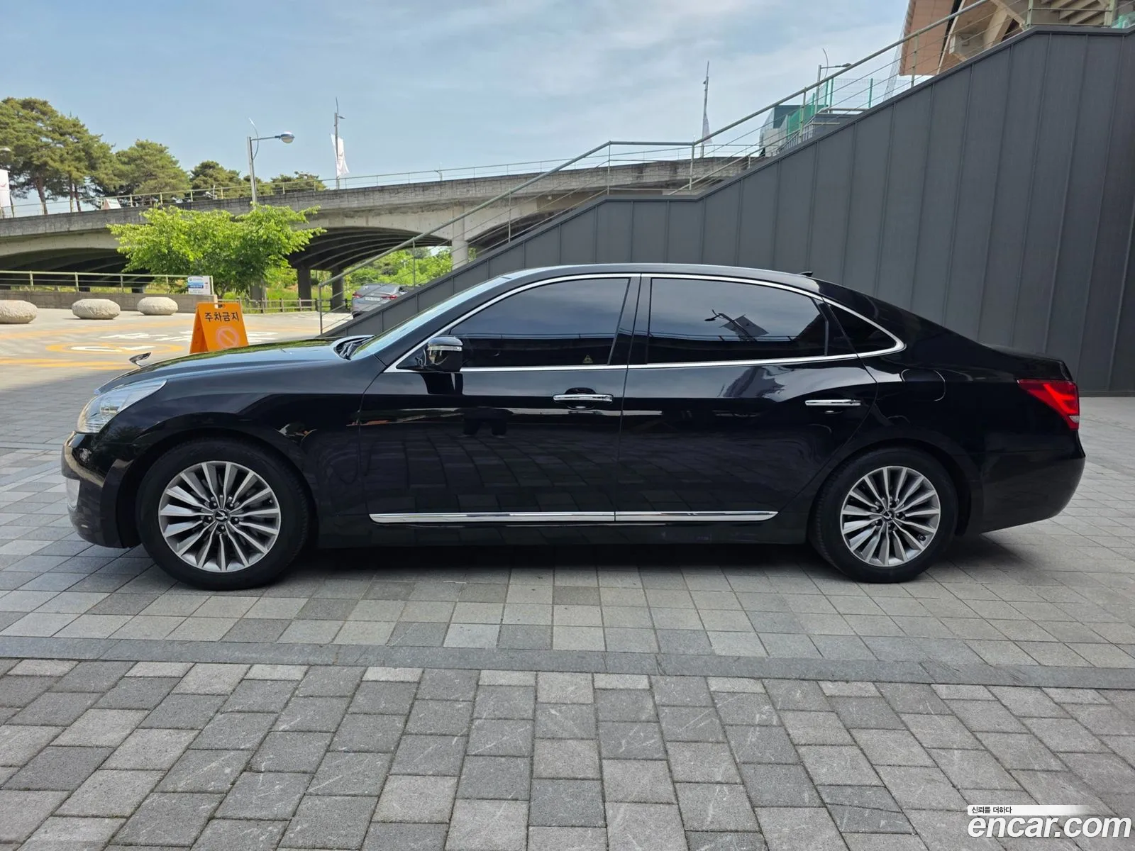 Hyundai Equus 2014 — 13