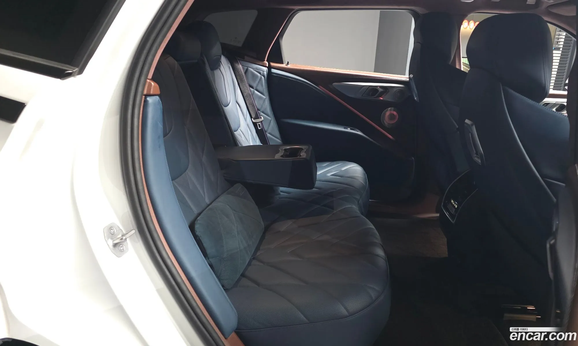 BMW XM 2023 — 11