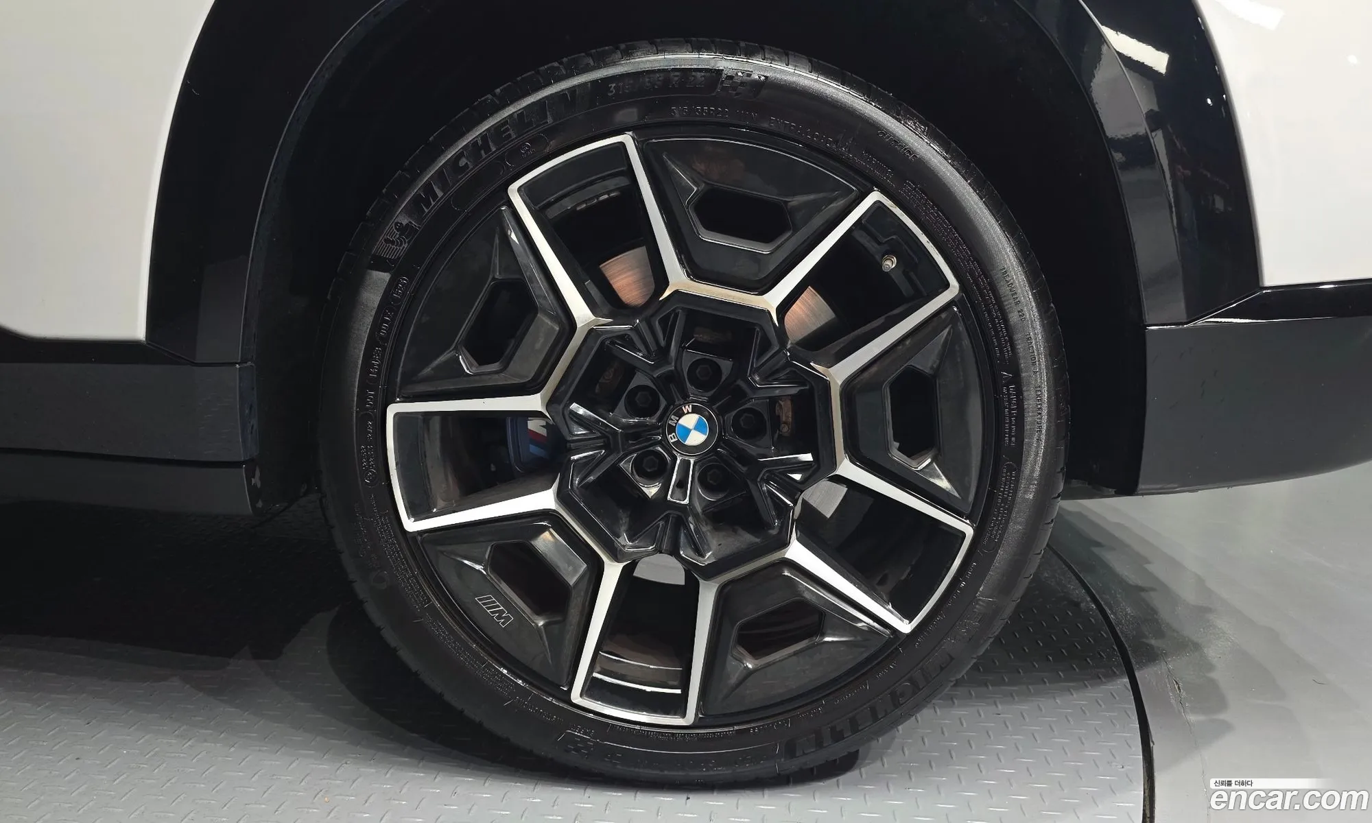 BMW XM 2023 — 7