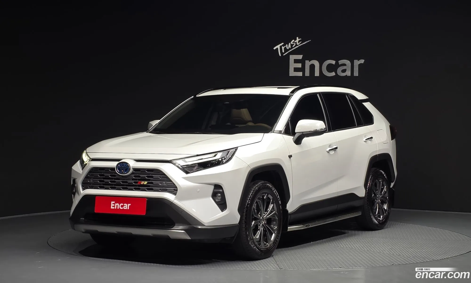 Toyota RAV4 2024 — 3