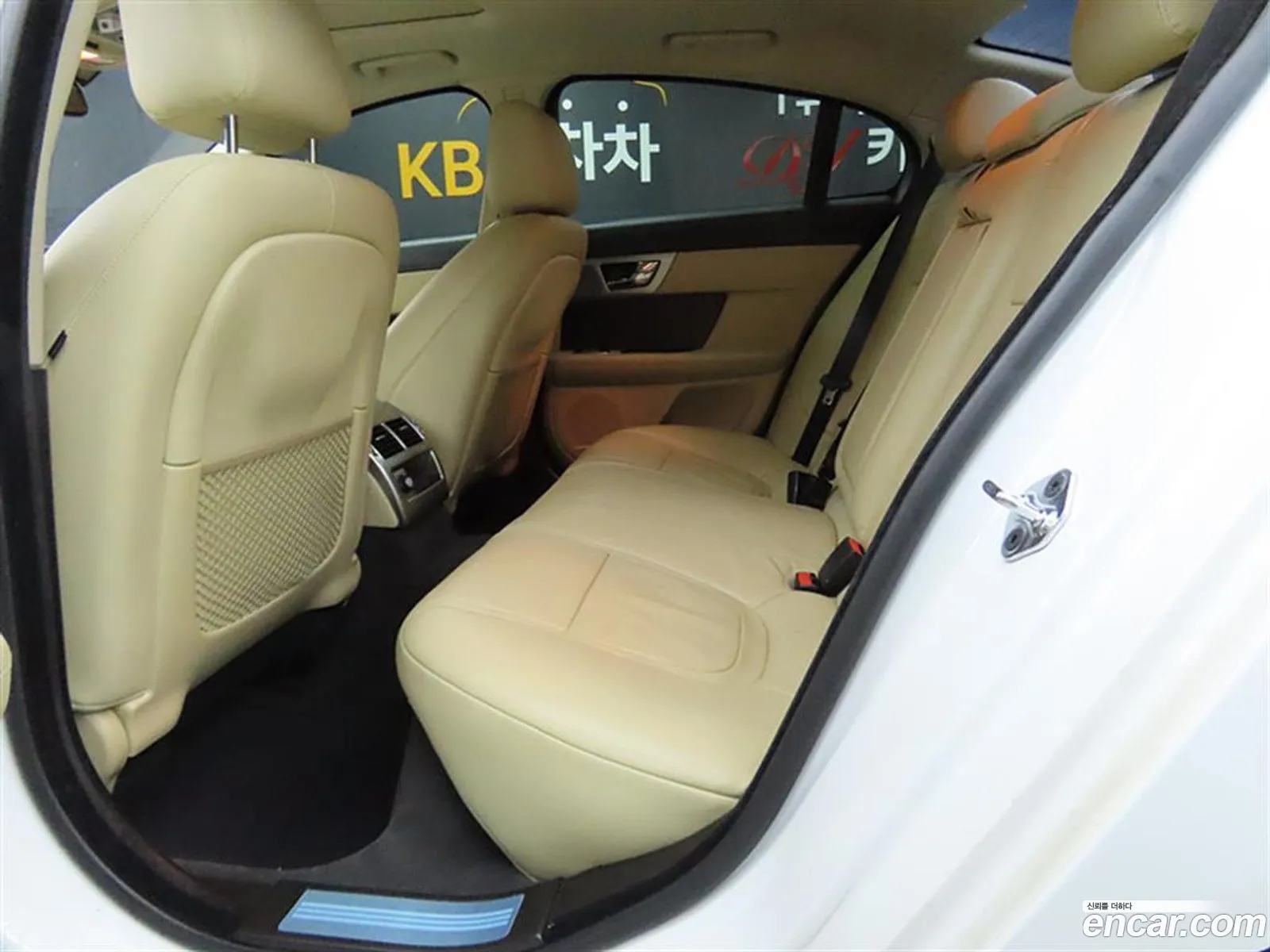Jaguar XF 2014 — 2