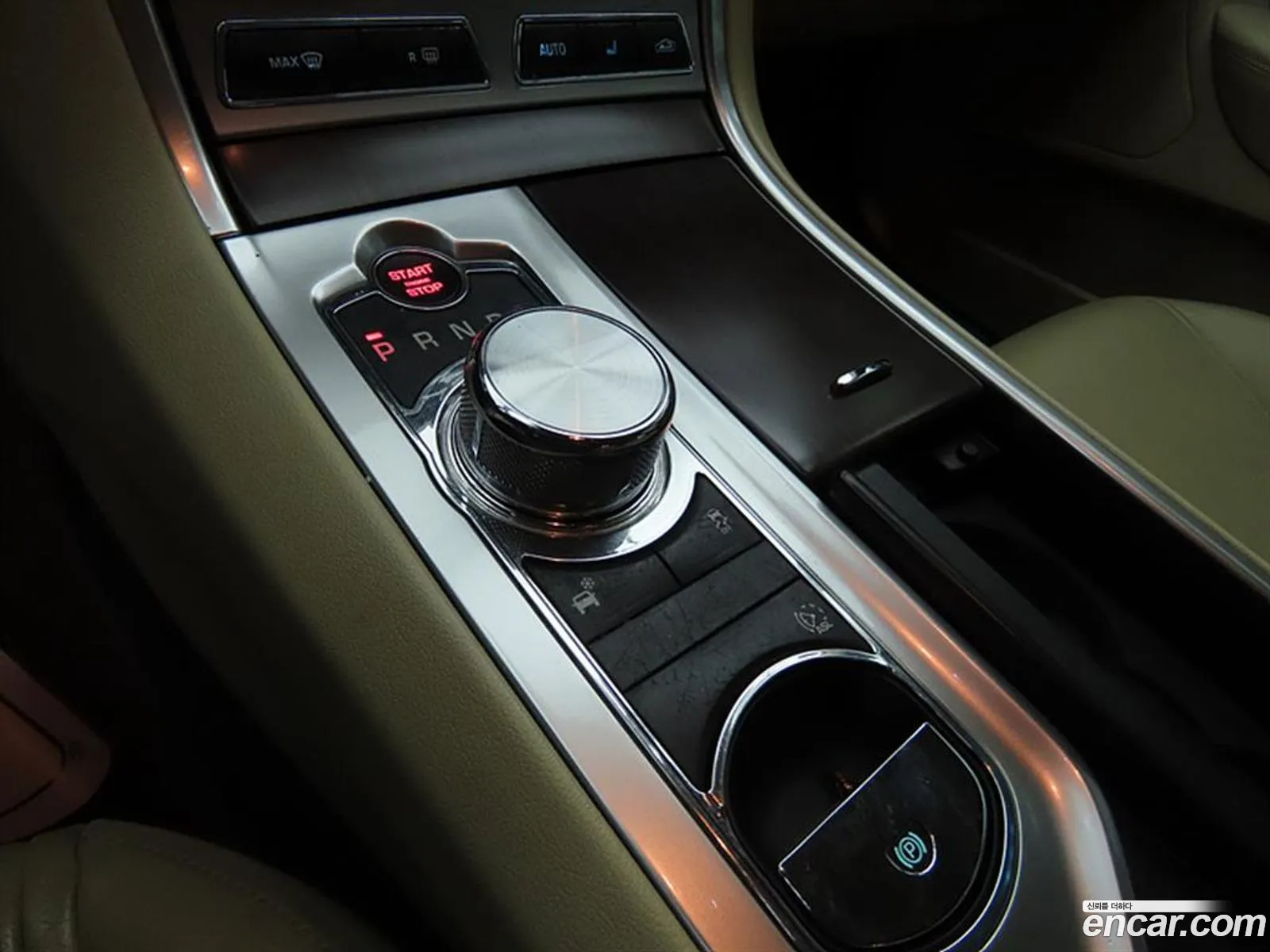 Jaguar XF 2014 — 17