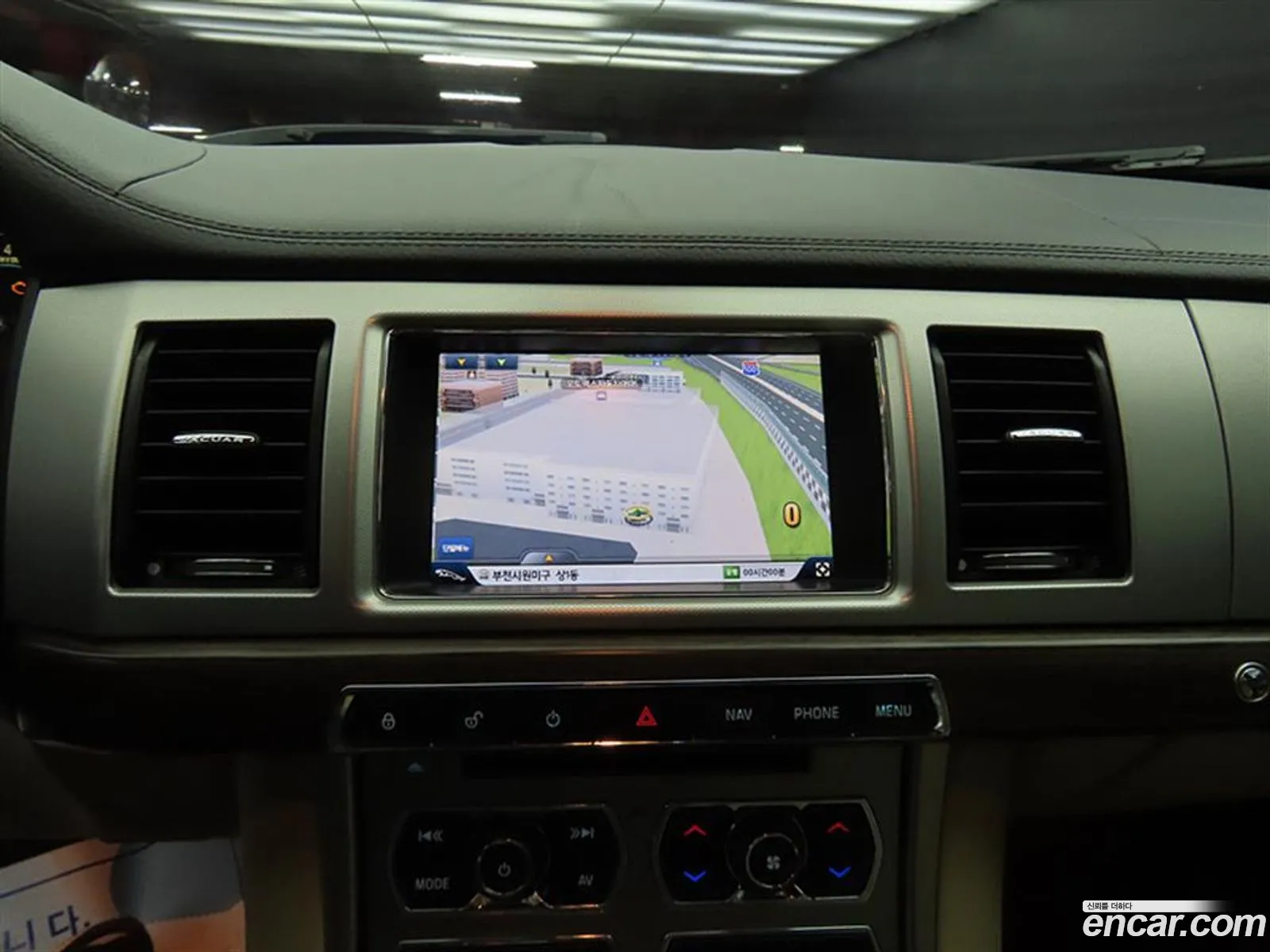 Jaguar XF 2014 — 13
