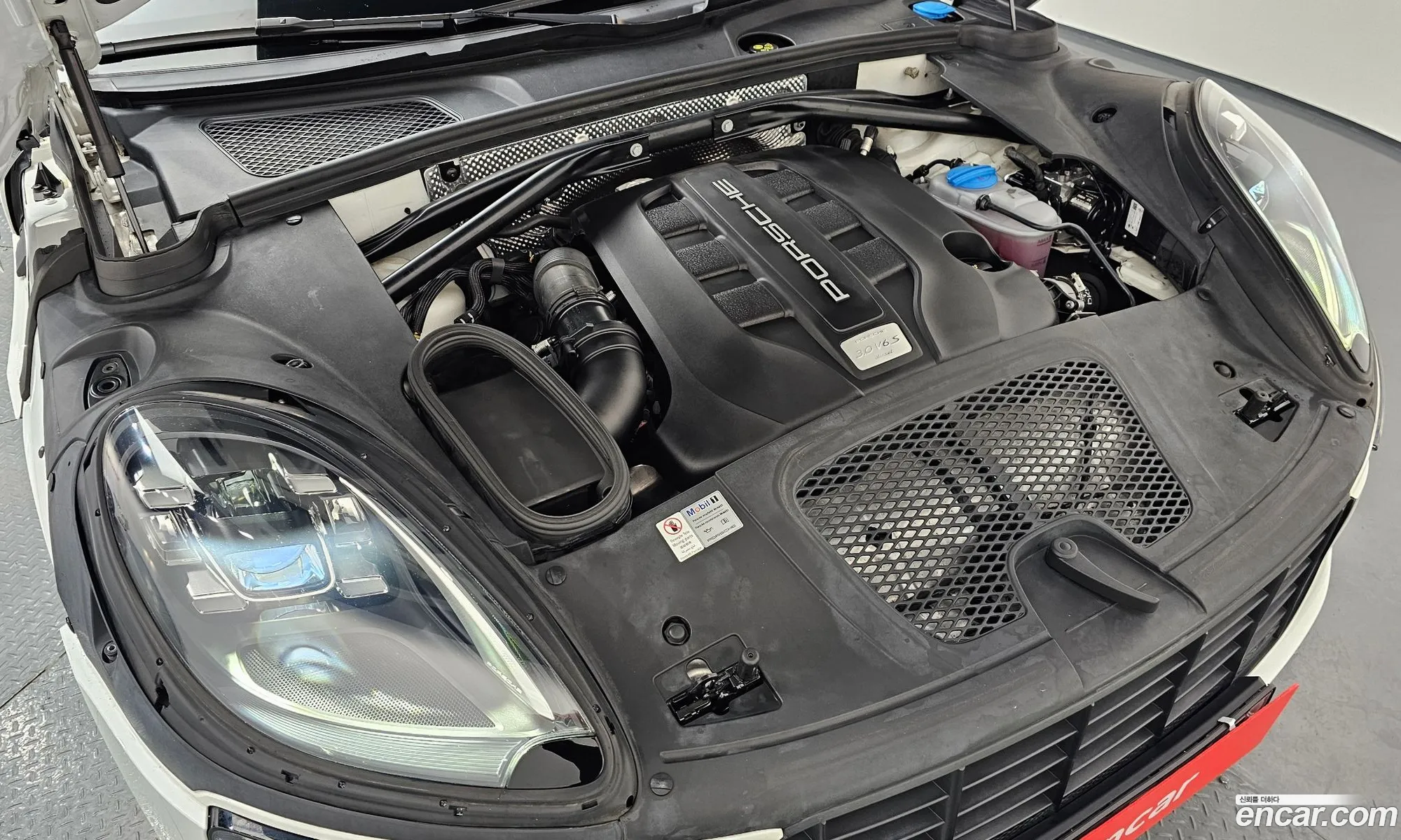 Porsche Macan 2017 WP1AD295XHLB70703 — 27