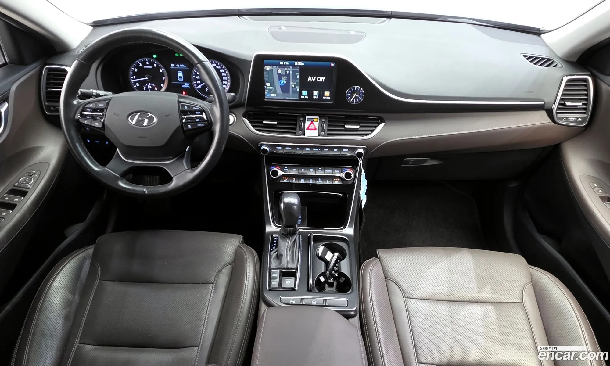 Hyundai Grandeur IG 2019 — 32