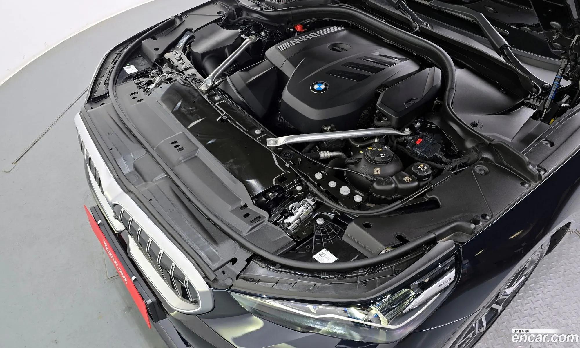 BMW 5 Series 2025 WBA21FJ00SCT99417 — 24