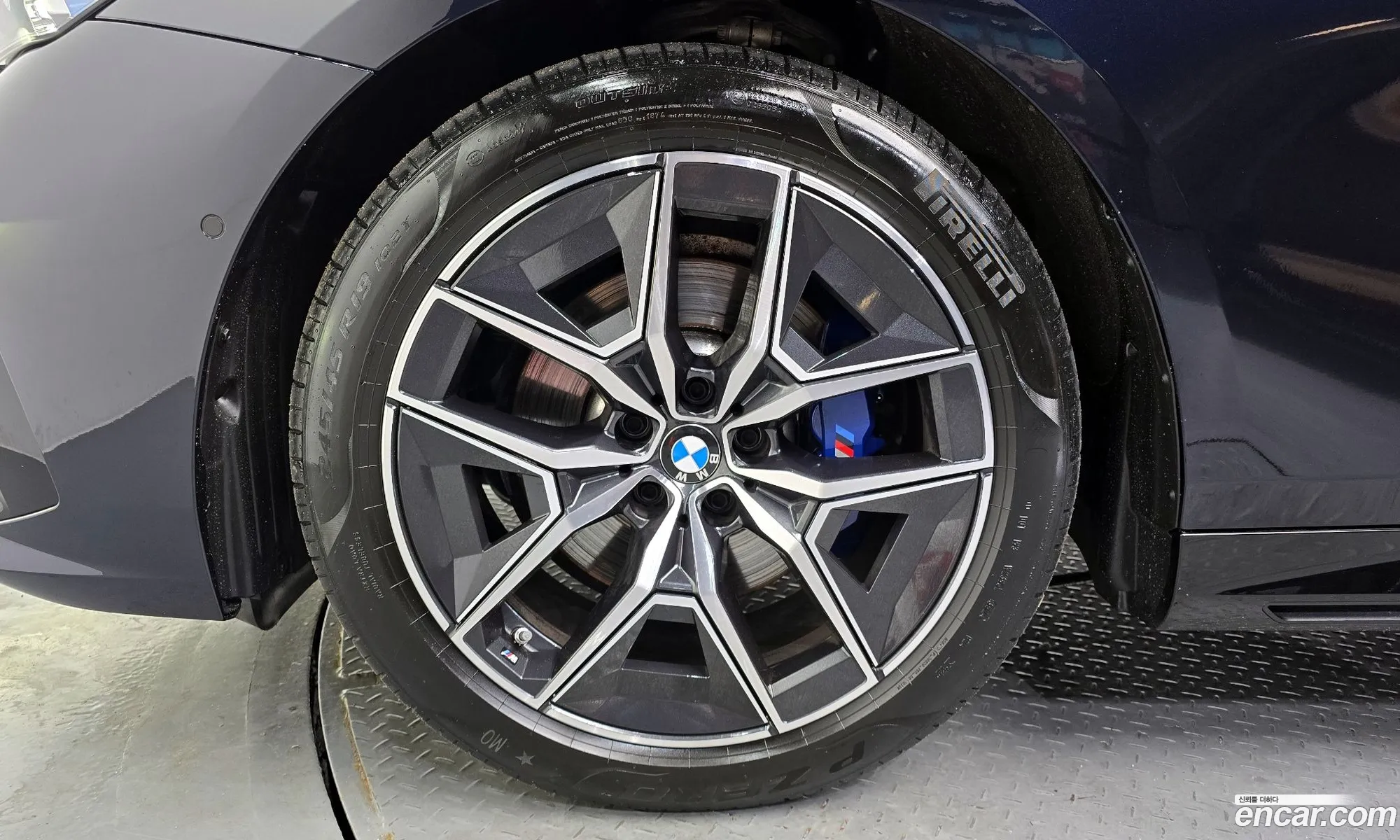 BMW 5 Series 2025 WBA21FJ00SCT99417 — 13