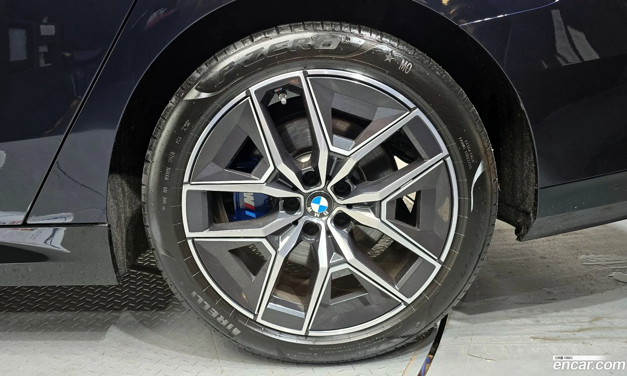 BMW 5 Series 2025 WBA21FJ00SCT99417 — 25