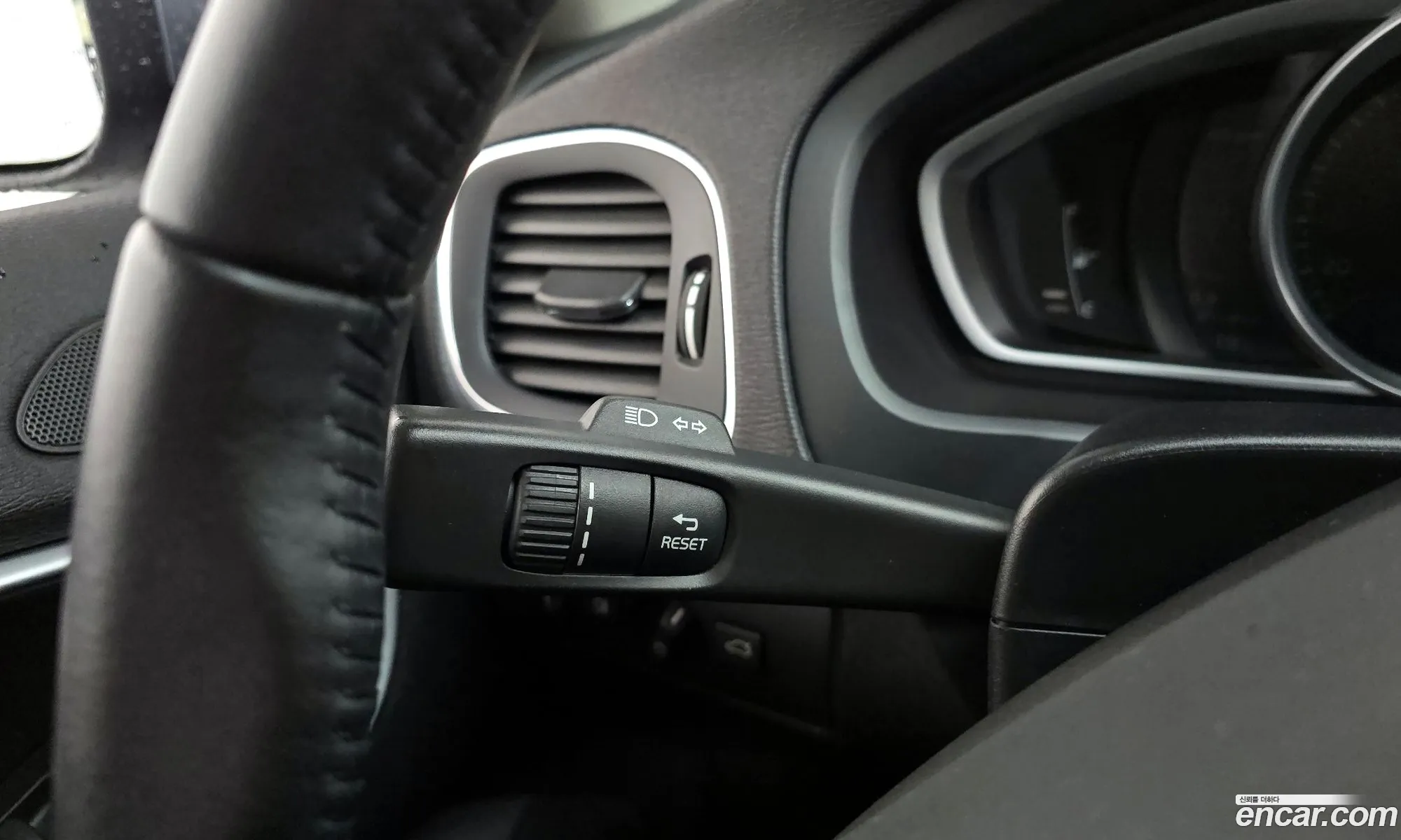 Volvo V40 2018 YV1MV79K0J2463541 — 21