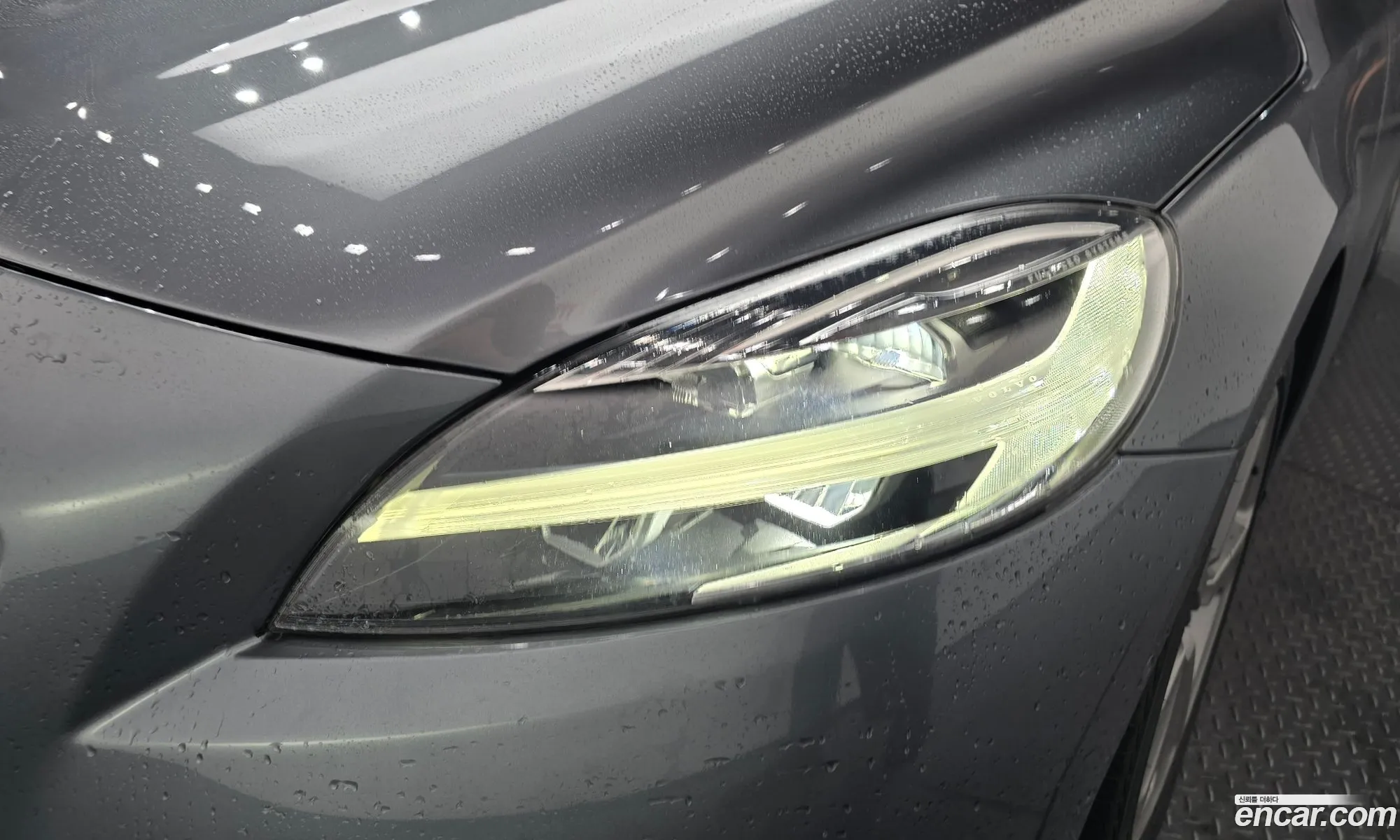 Volvo V40 2018 YV1MV79K0J2463541 — 17