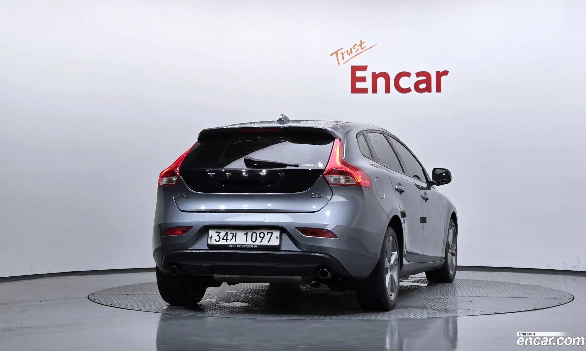 Volvo V40 2018 YV1MV79K0J2463541 — 23