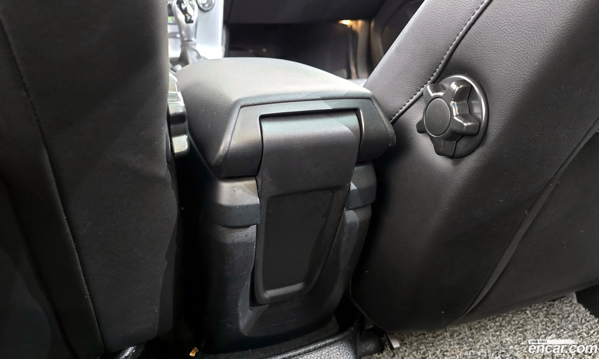 Volvo V40 2018 YV1MV79K0J2463541 — 6