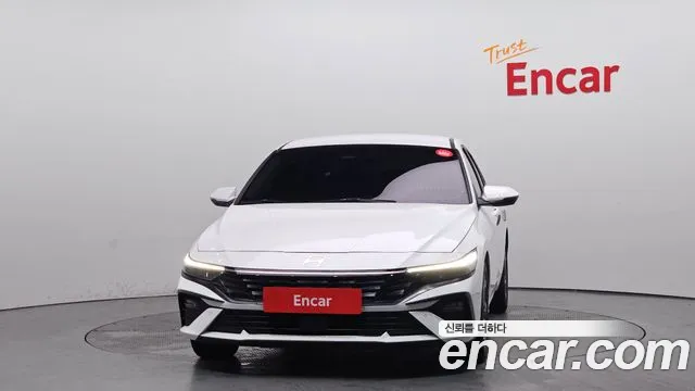 Hyundai Elantra 2025 — 2
