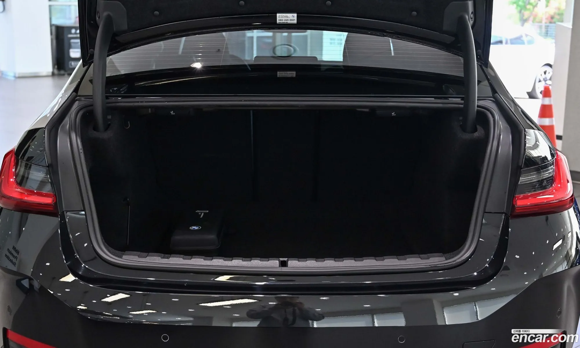 BMW 3 Series 2025 — 16