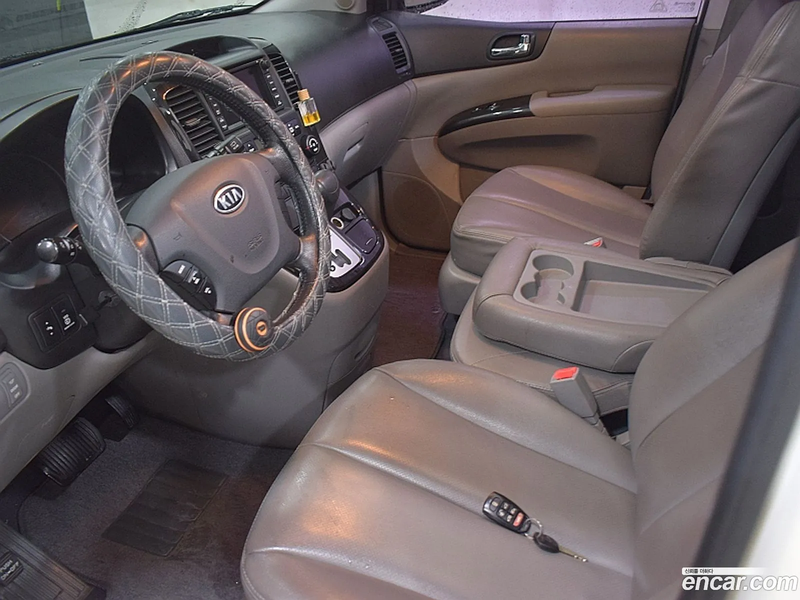 Kia Carnival R 2010 — 7