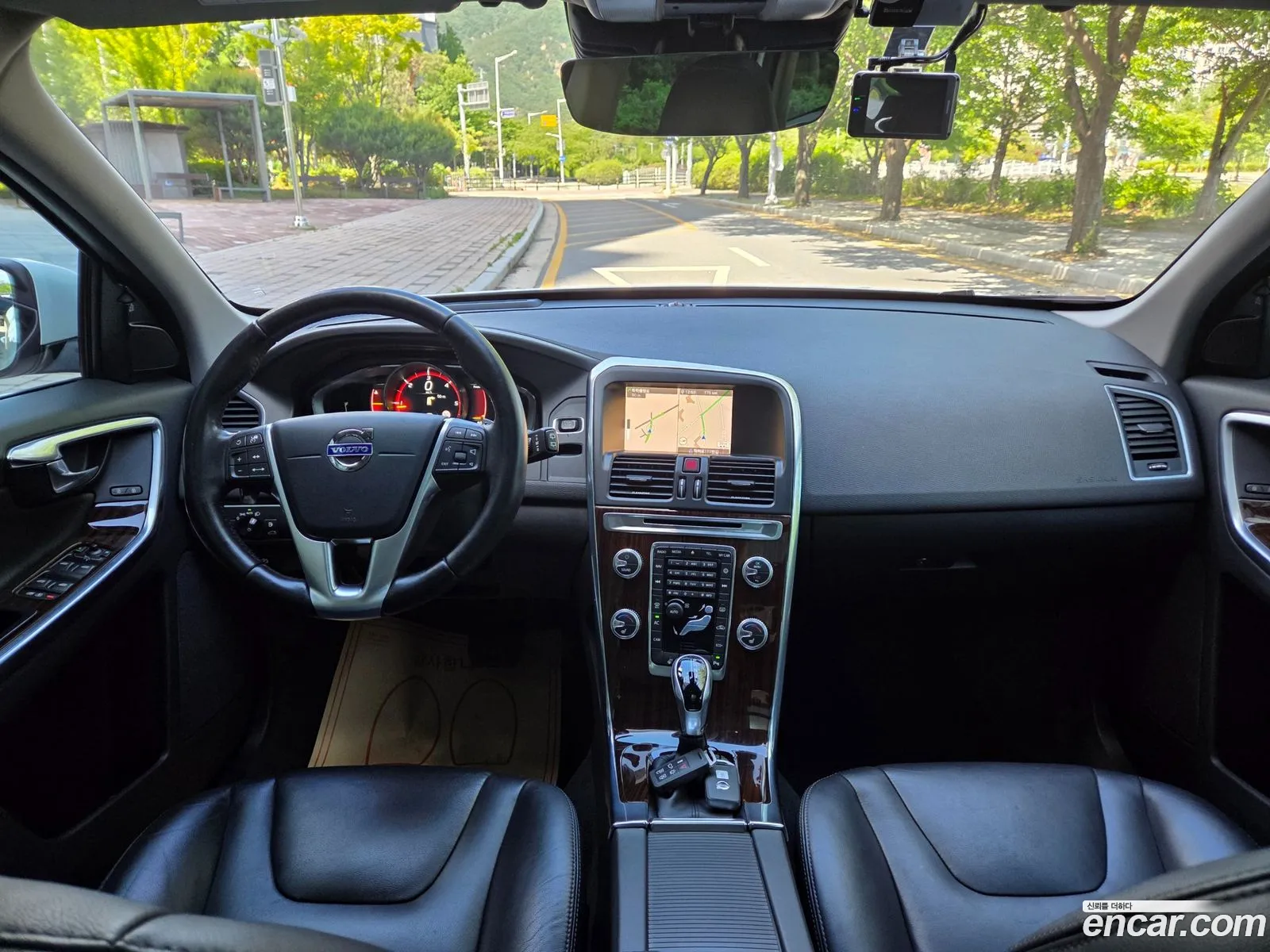 Volvo XC60 2017 — 11