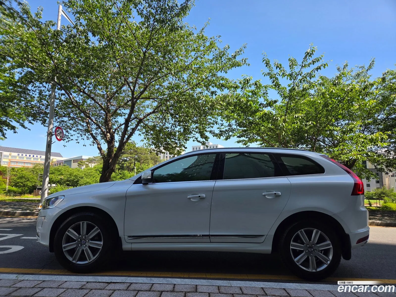 Volvo XC60 2017 — 13