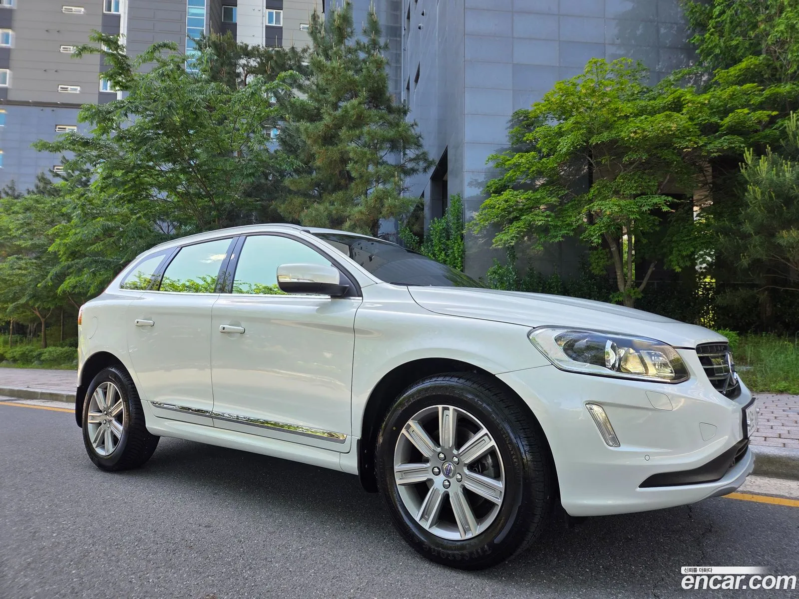 Volvo XC60 2017 — 19
