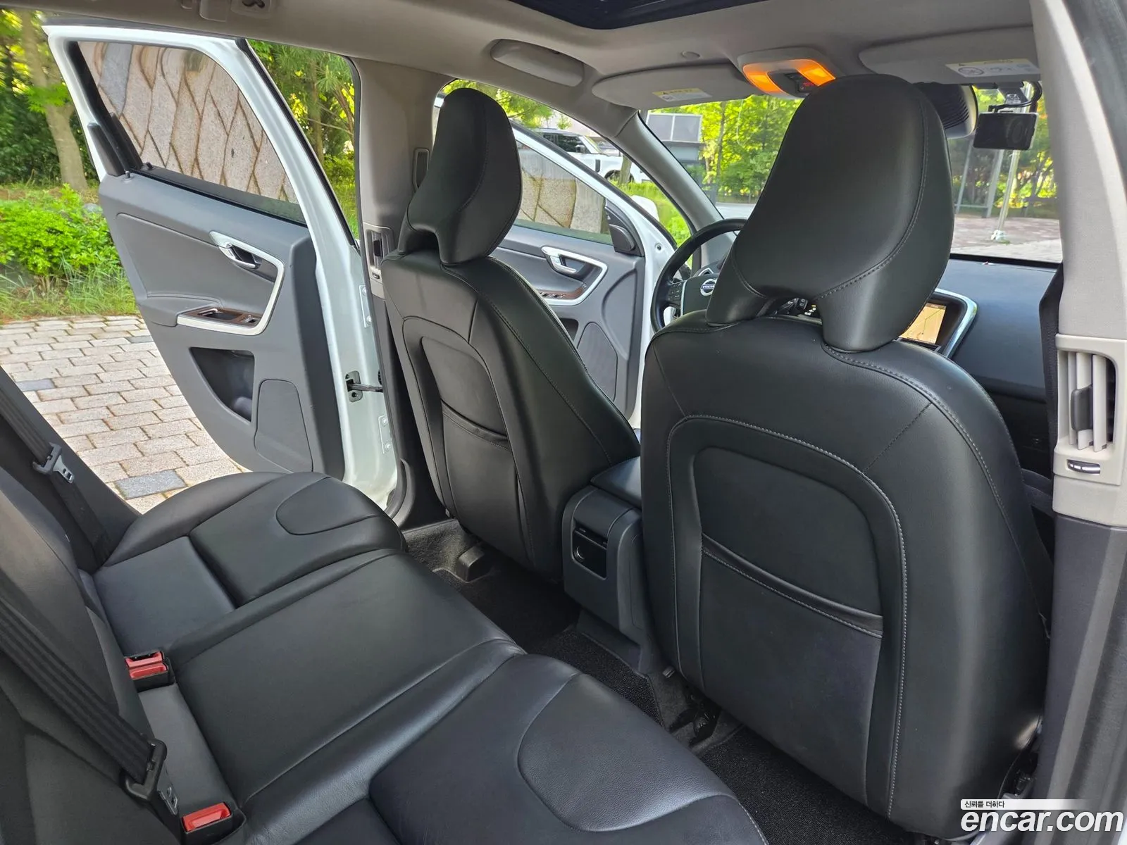 Volvo XC60 2017 — 2