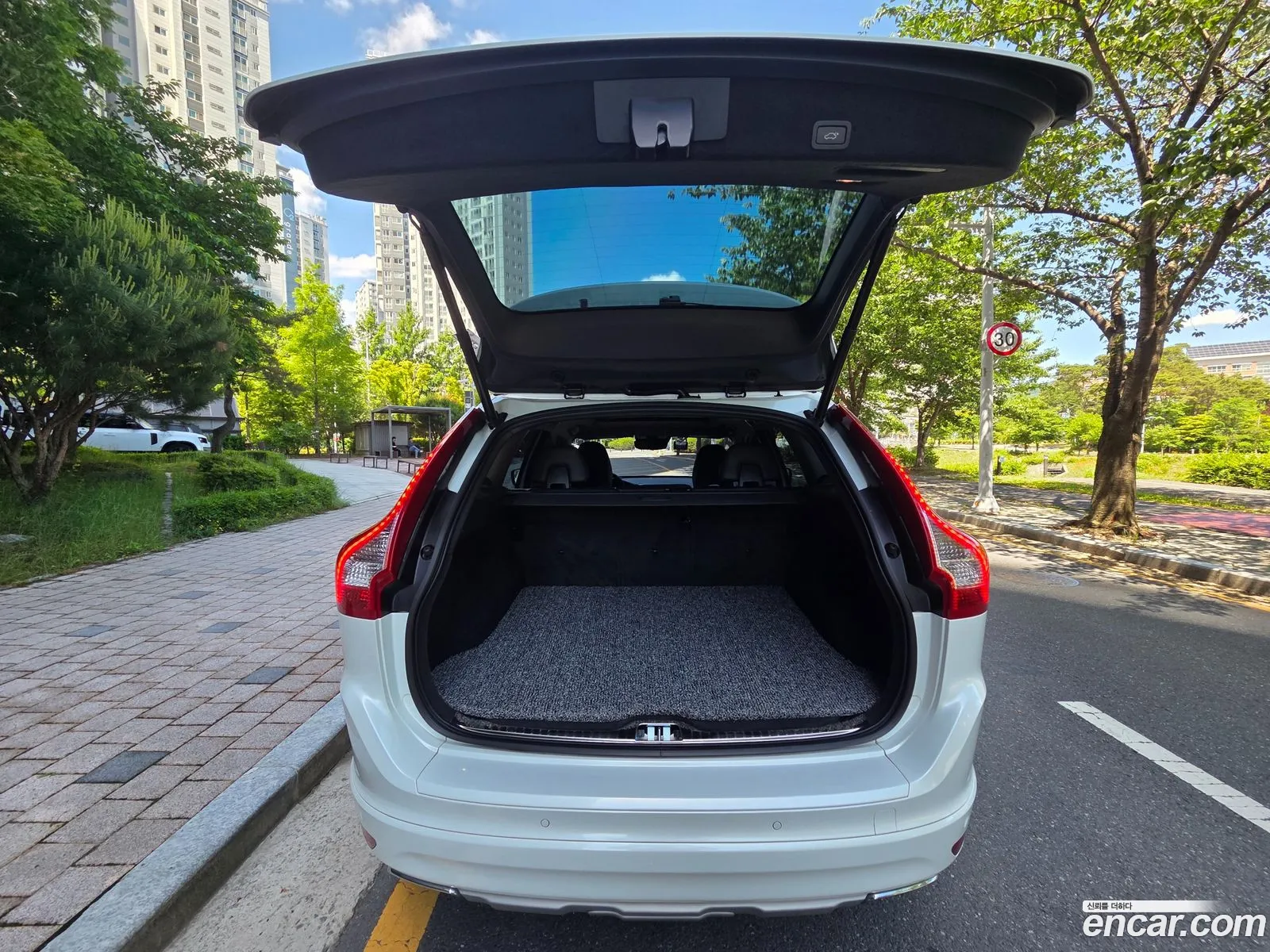 Volvo XC60 2017 — 18
