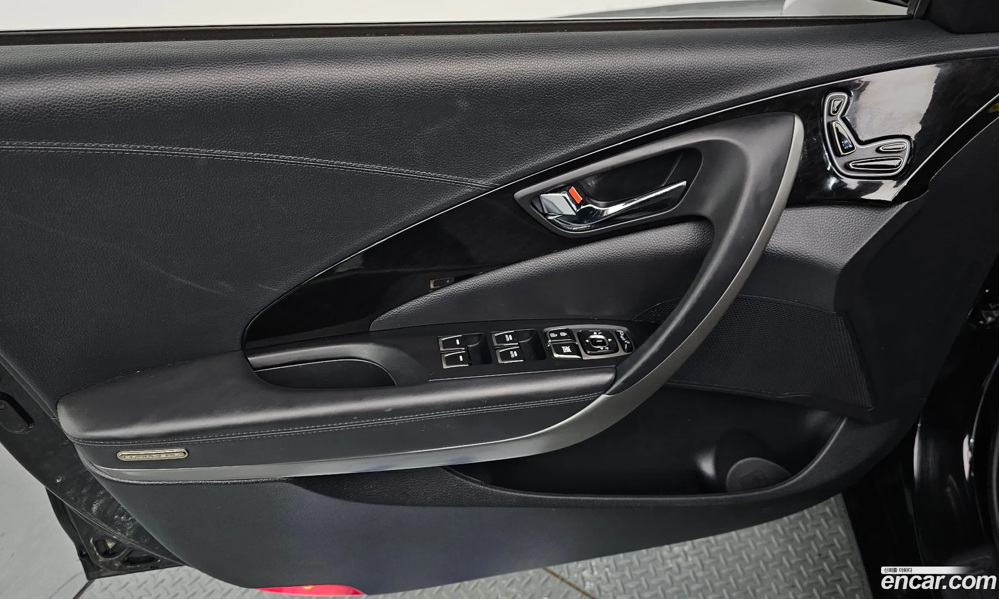 Hyundai Grandeur HG 2012 — 27