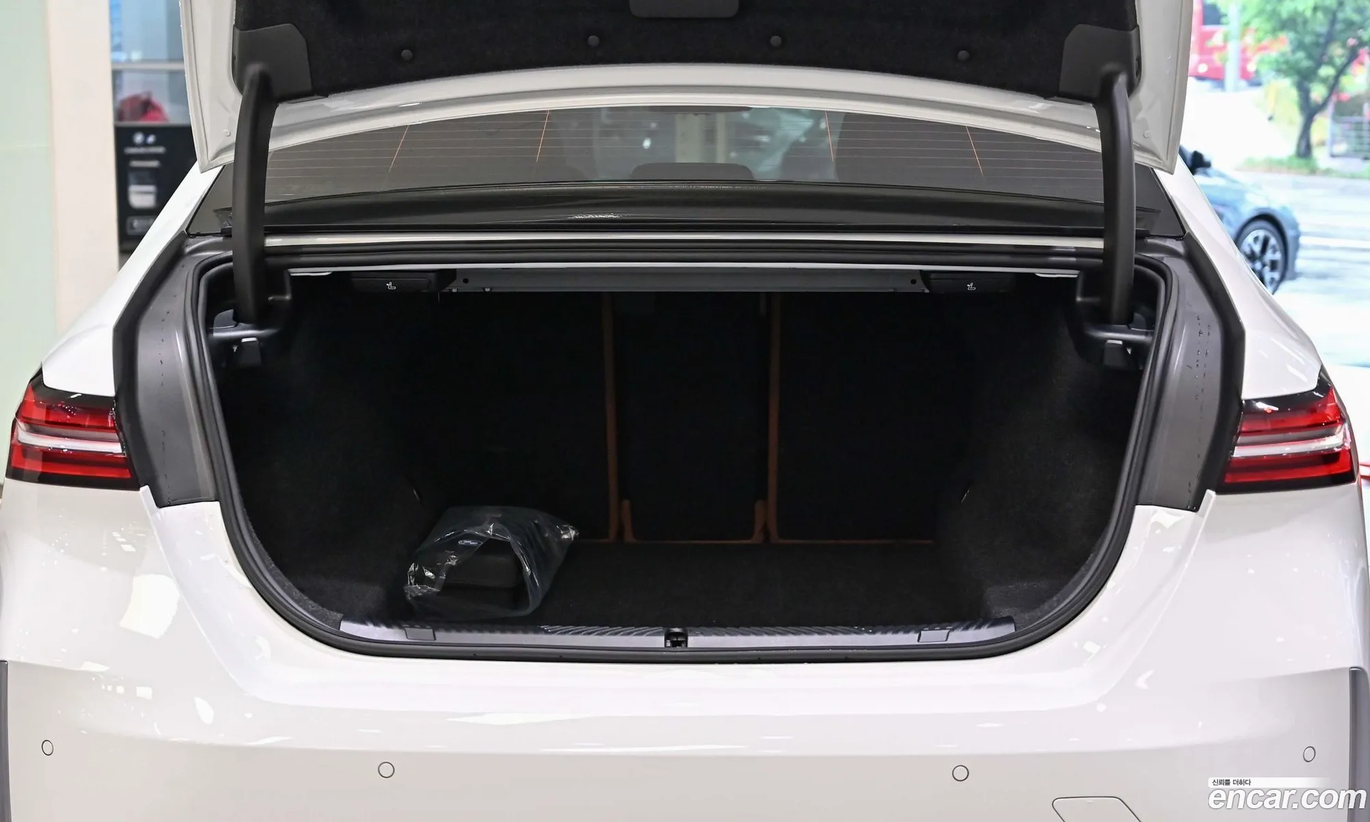 BMW 5 Series 2025 — 14
