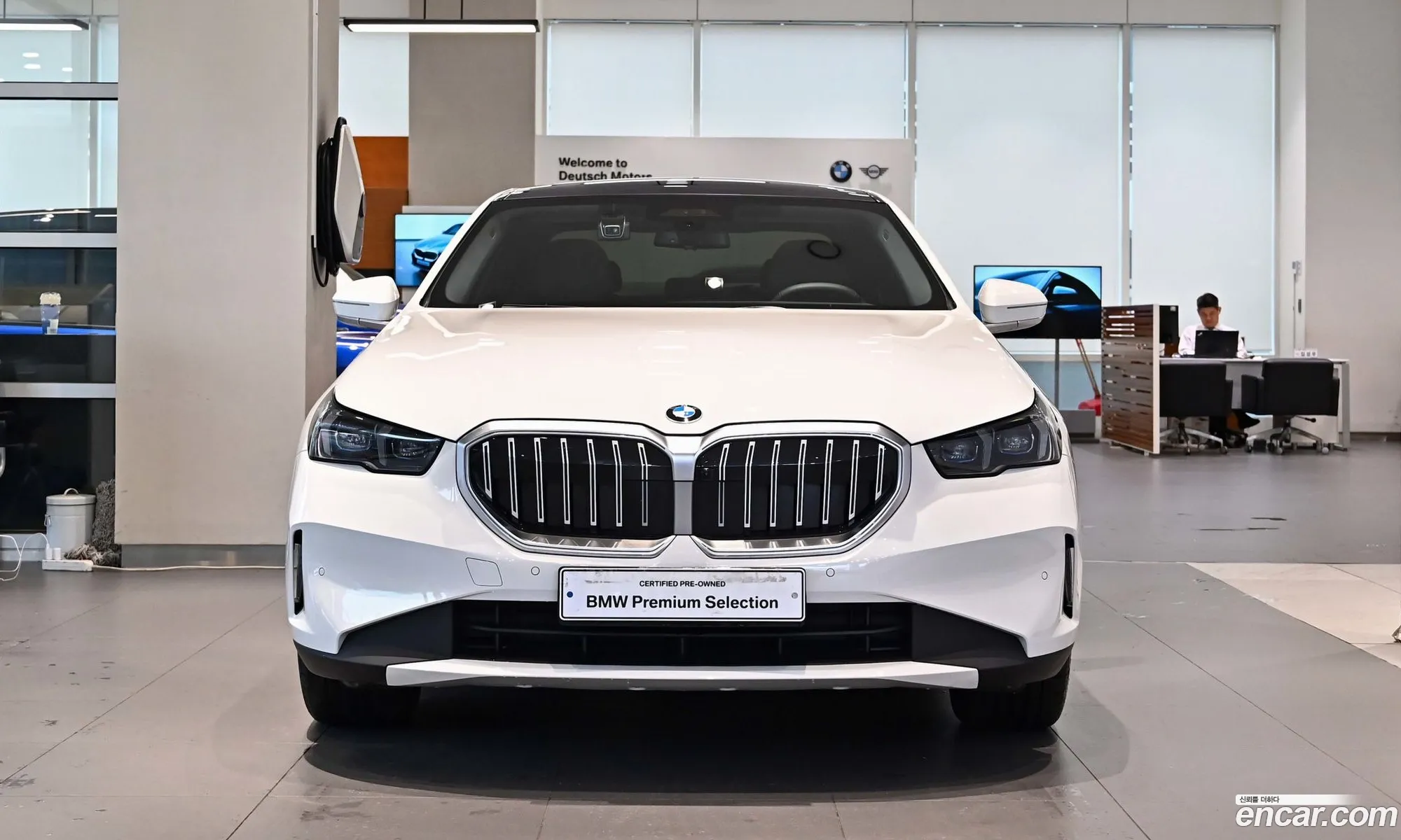 BMW 5 Series 2025 — 9